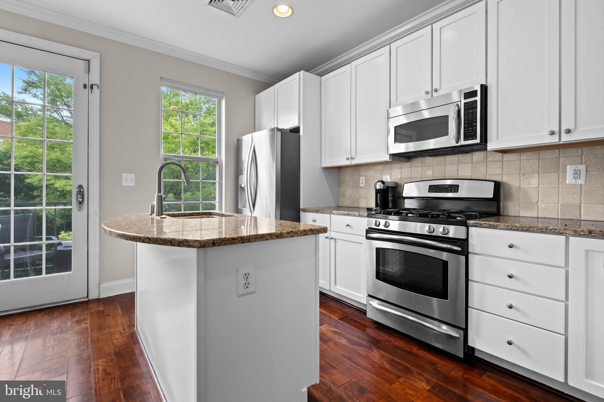 NAVAL SQUARE - Residential