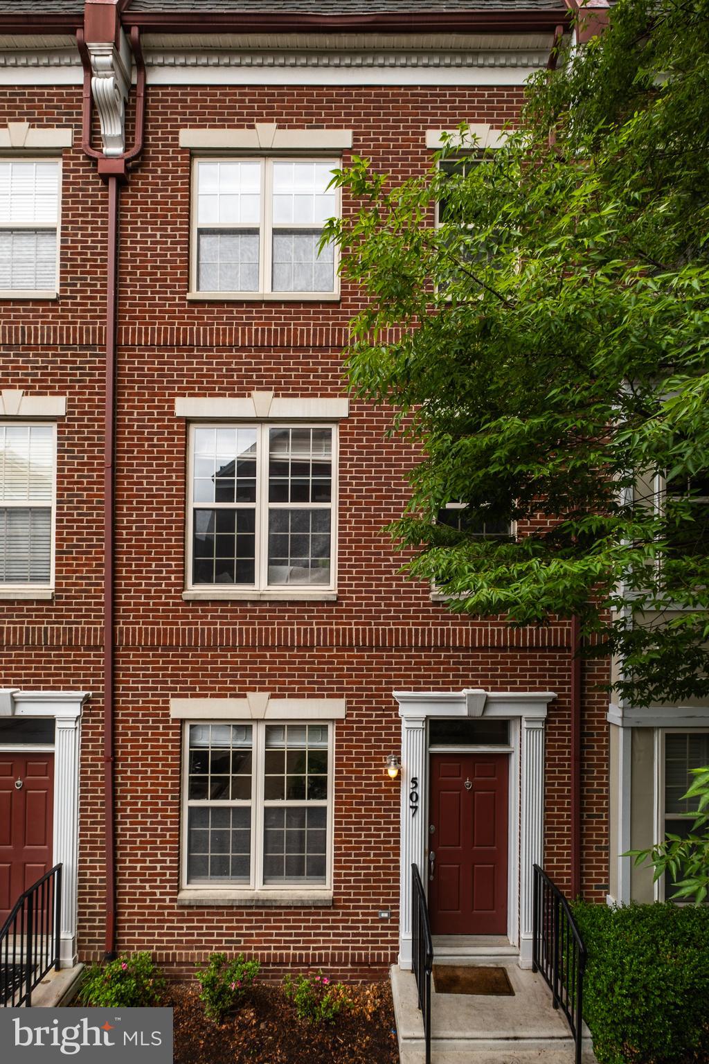 NAVAL SQUARE - Residential