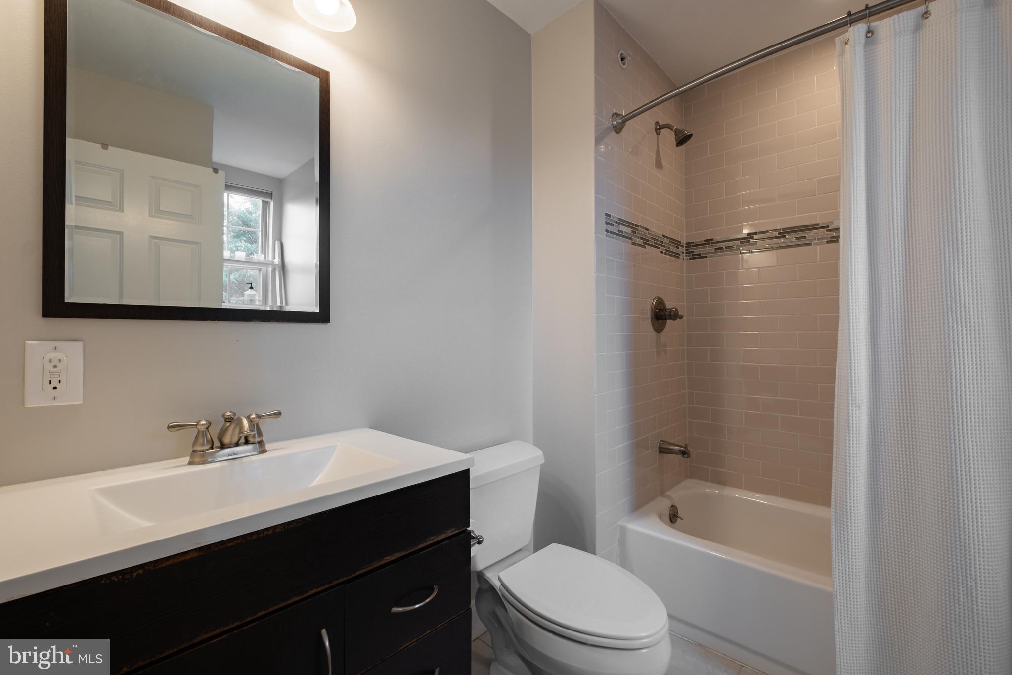 NAVAL SQUARE - Residential