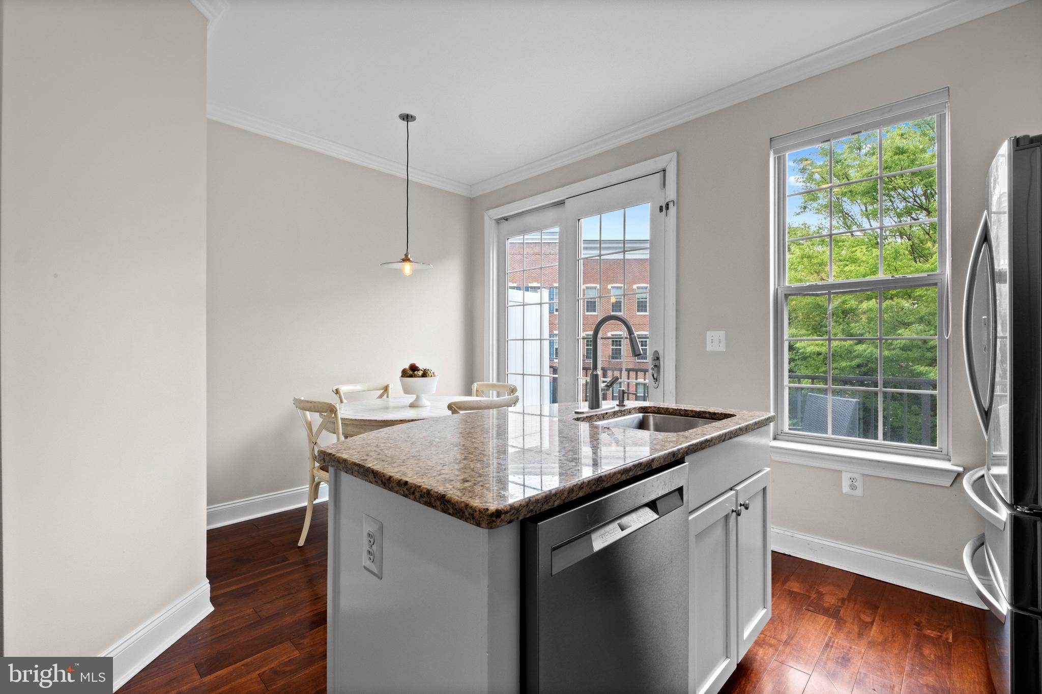 NAVAL SQUARE - Residential