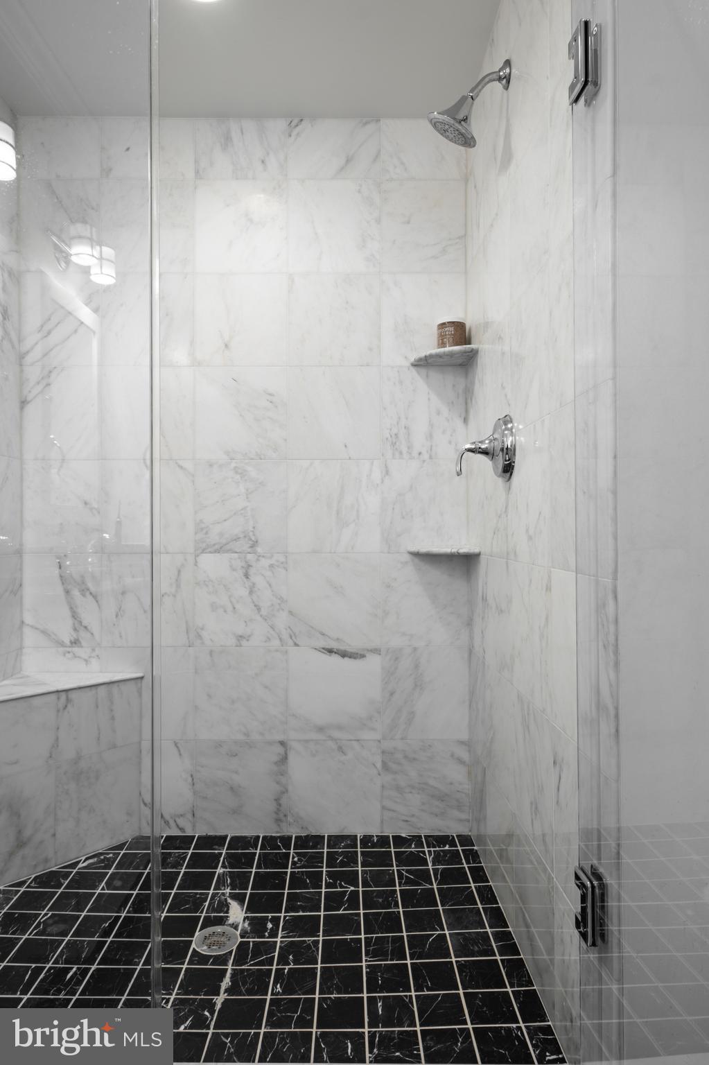 NAVAL SQUARE - Residential