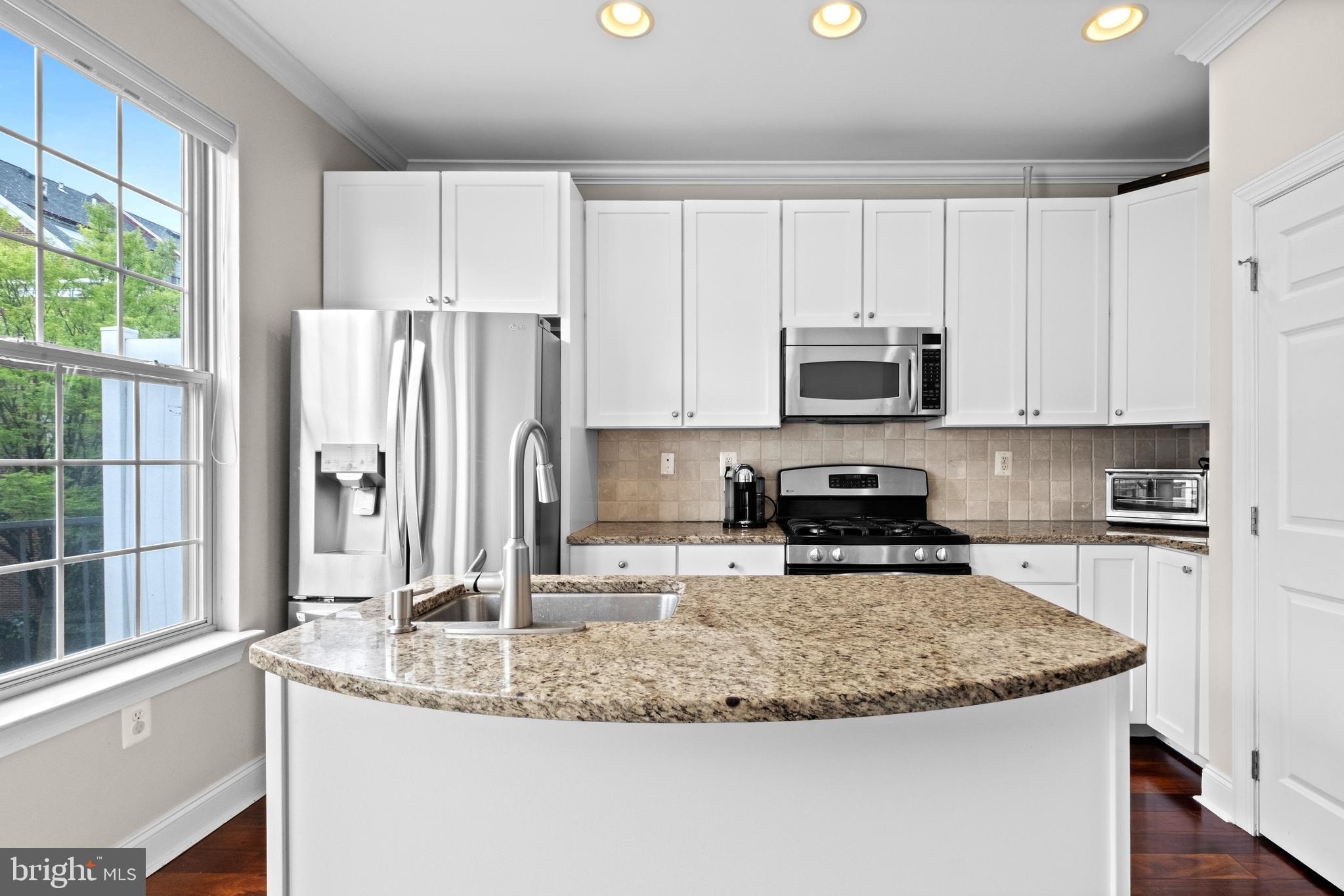 NAVAL SQUARE - Residential