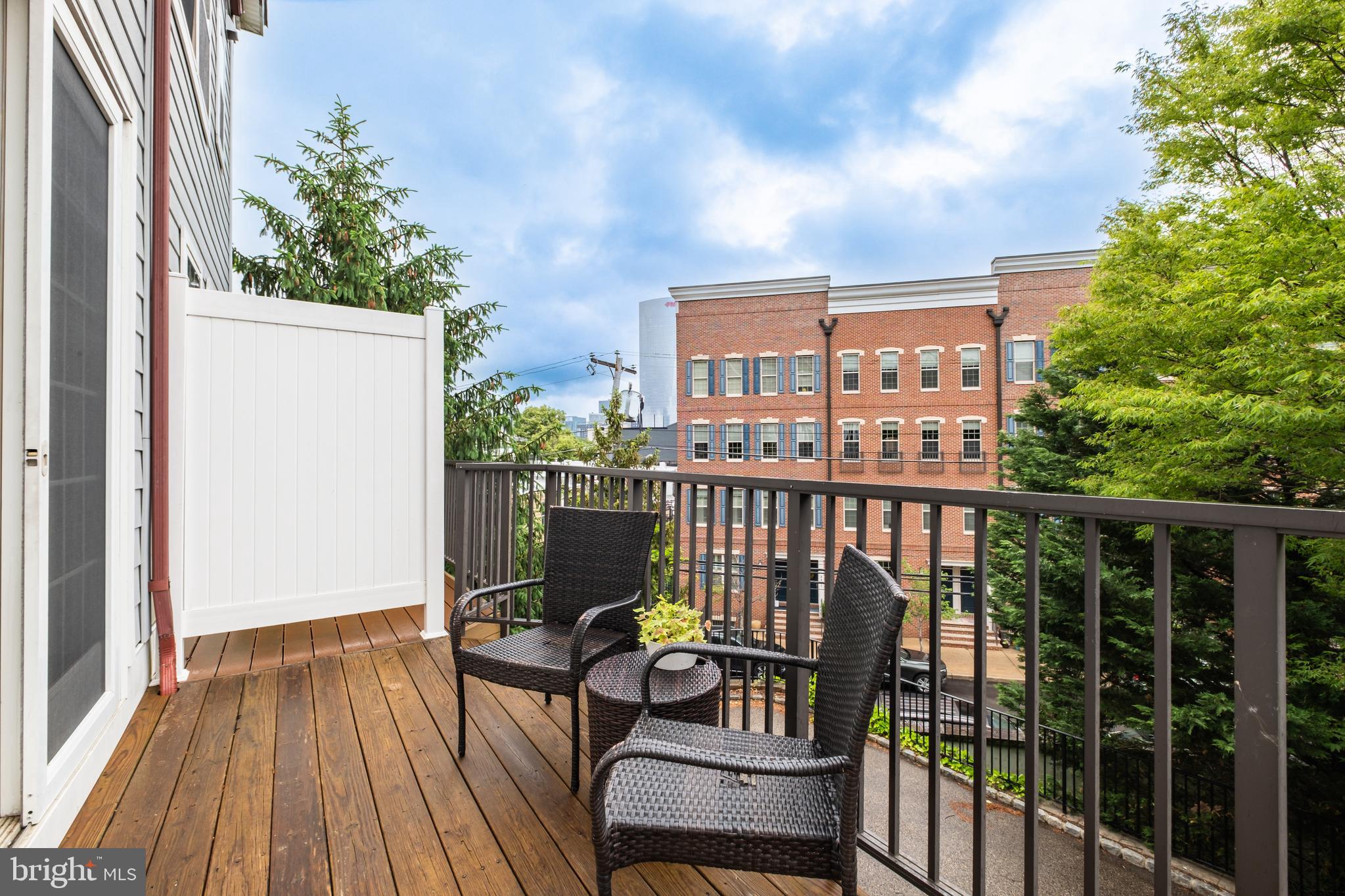 NAVAL SQUARE - Residential