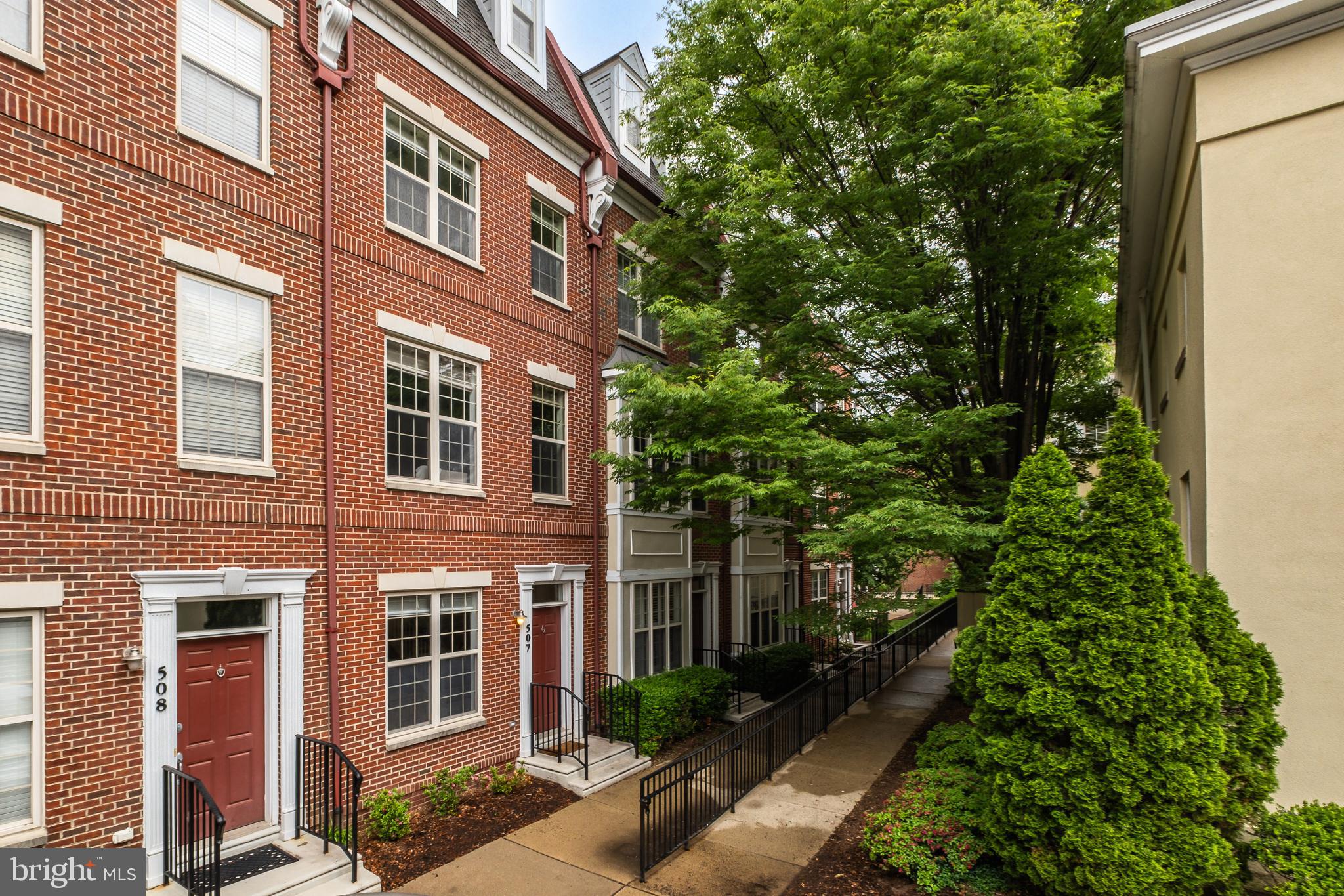 NAVAL SQUARE - Residential