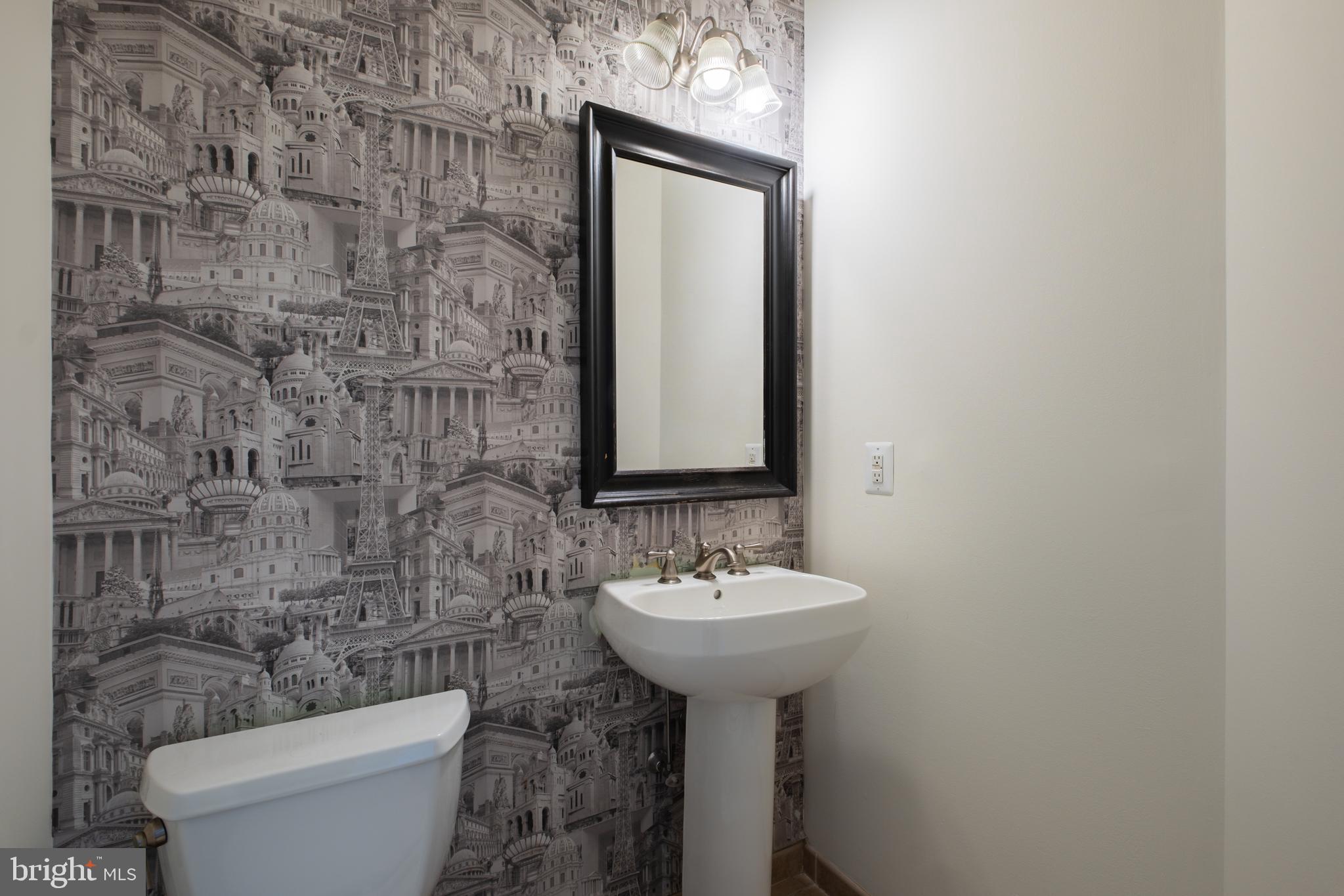 NAVAL SQUARE - Residential