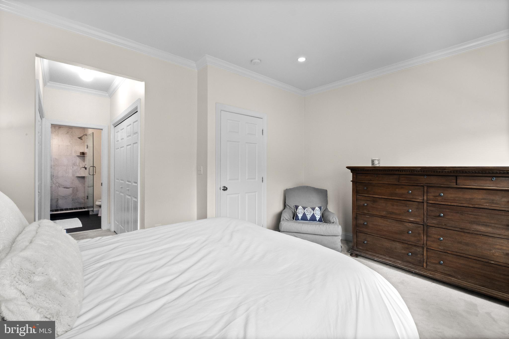 NAVAL SQUARE - Residential