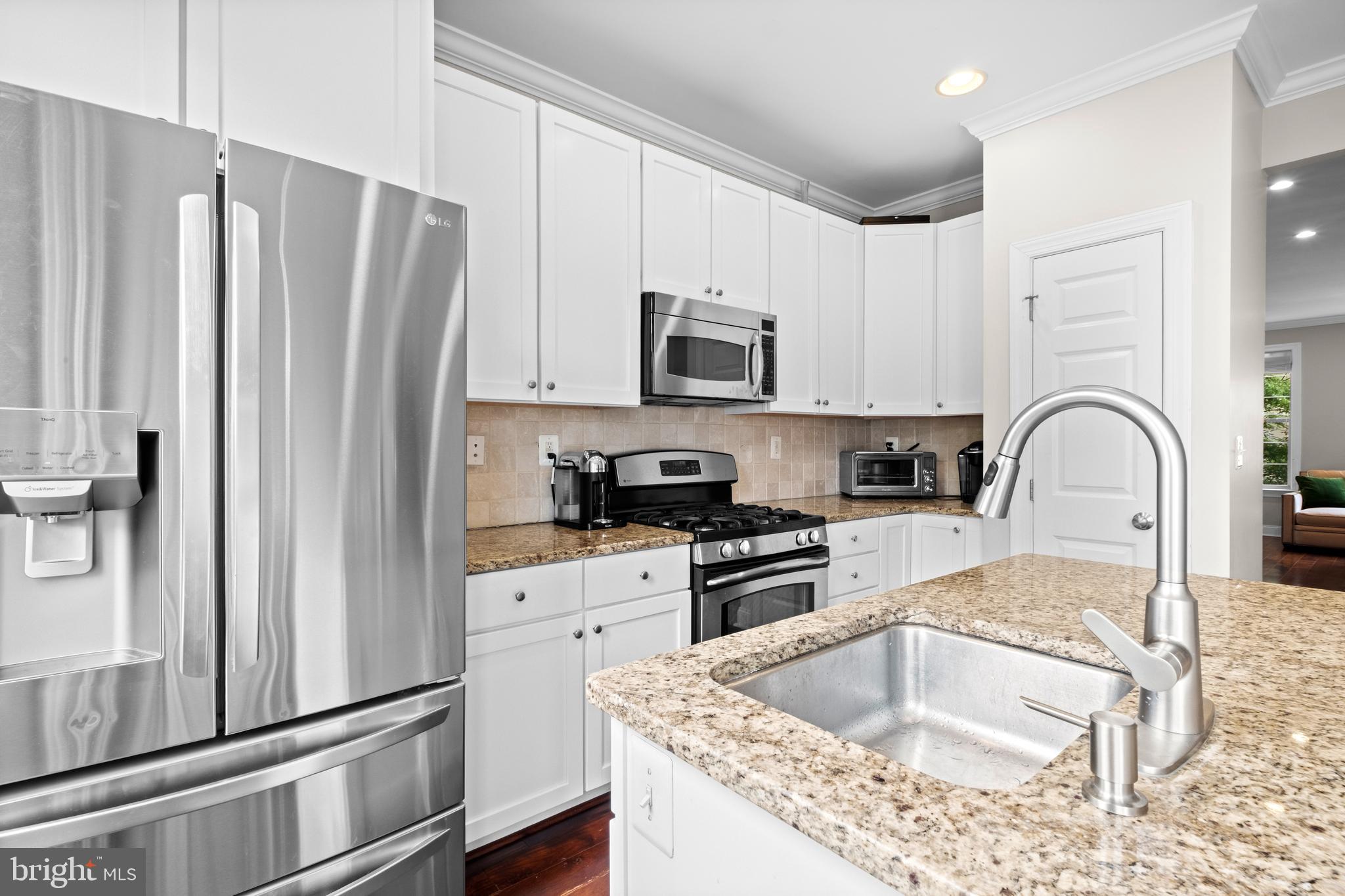 NAVAL SQUARE - Residential