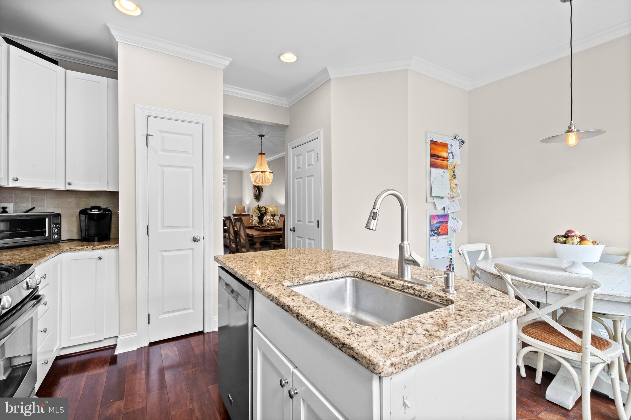 NAVAL SQUARE - Residential