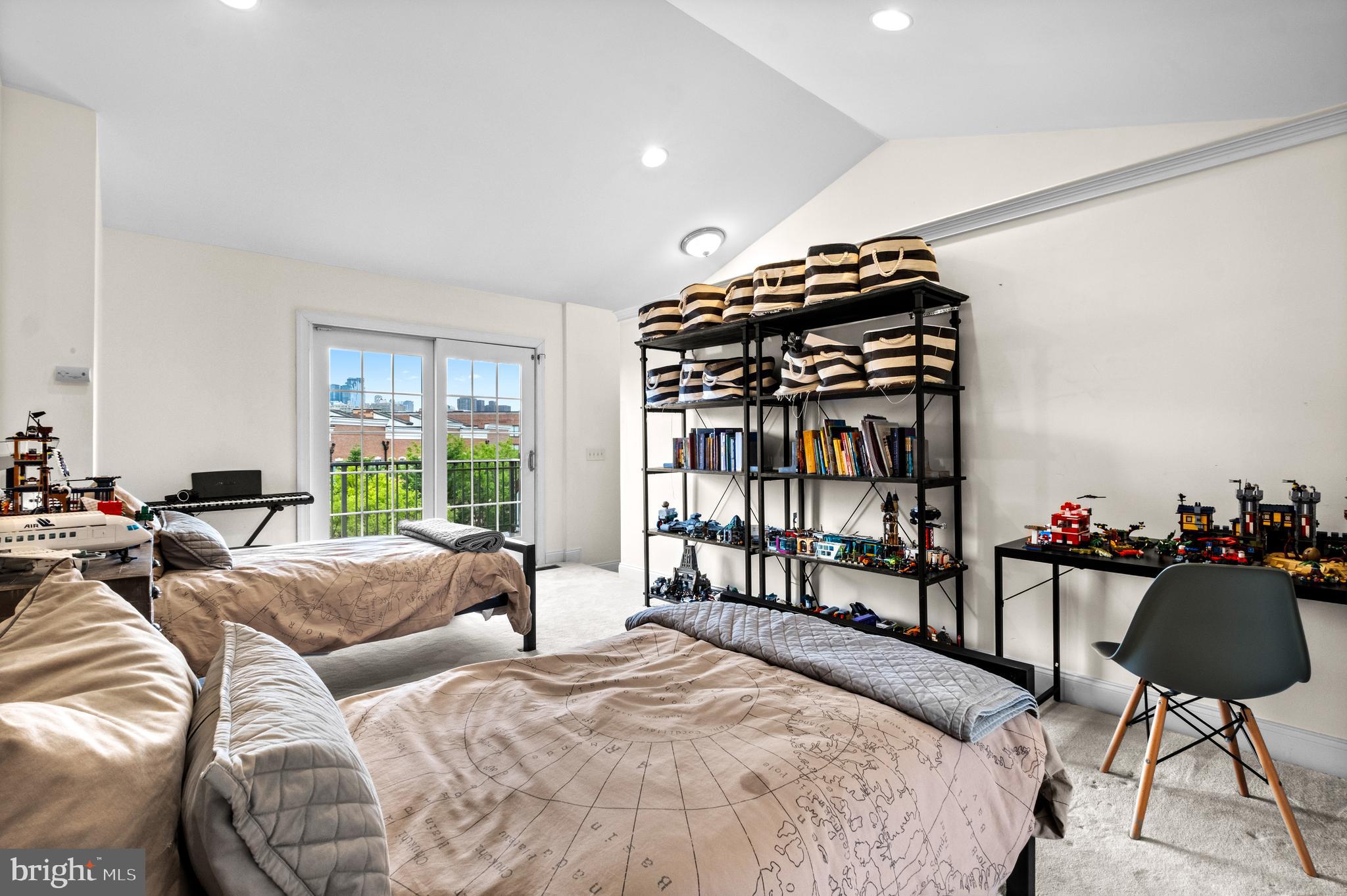 NAVAL SQUARE - Residential