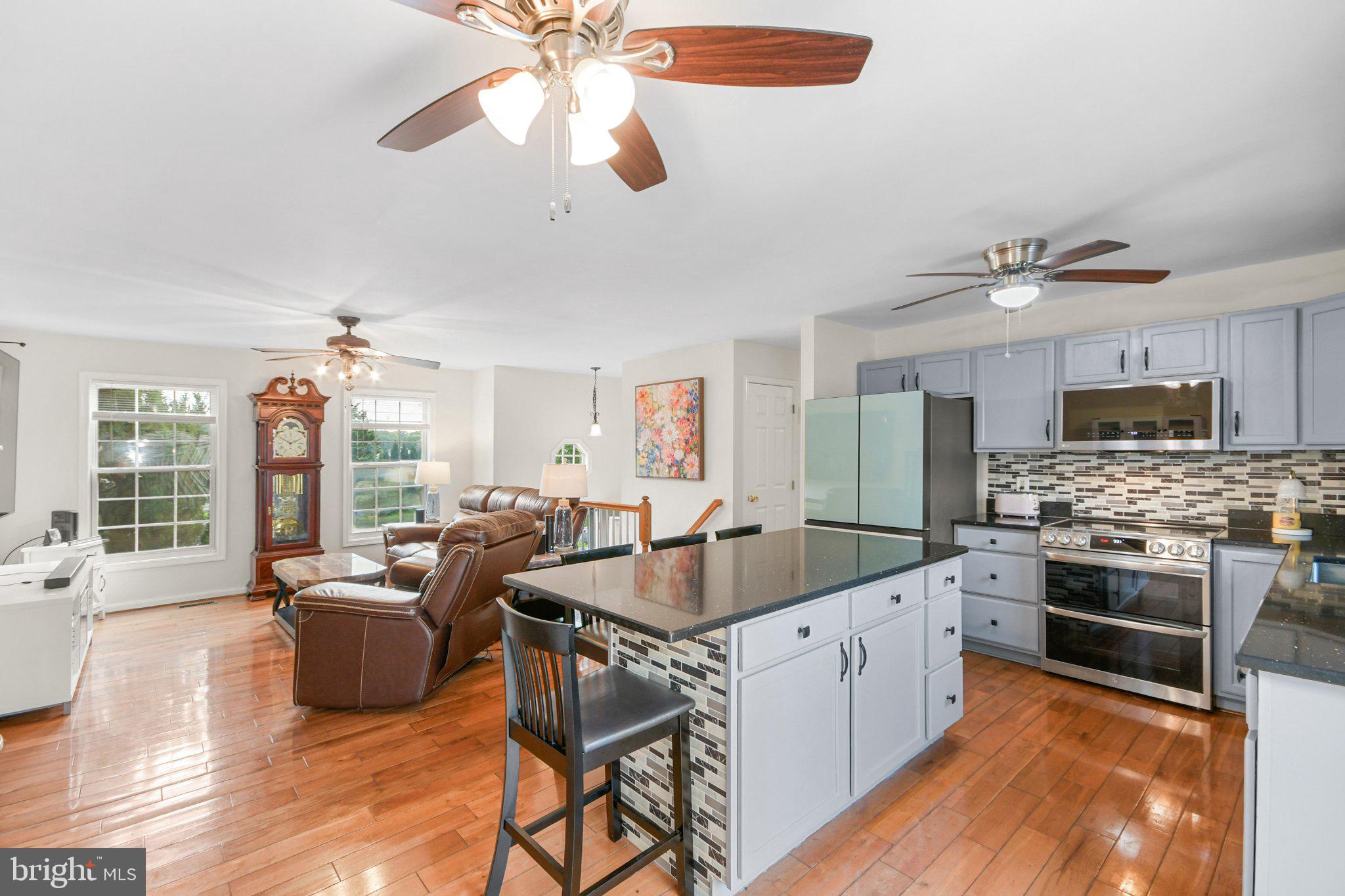 16902 READING DRIVE