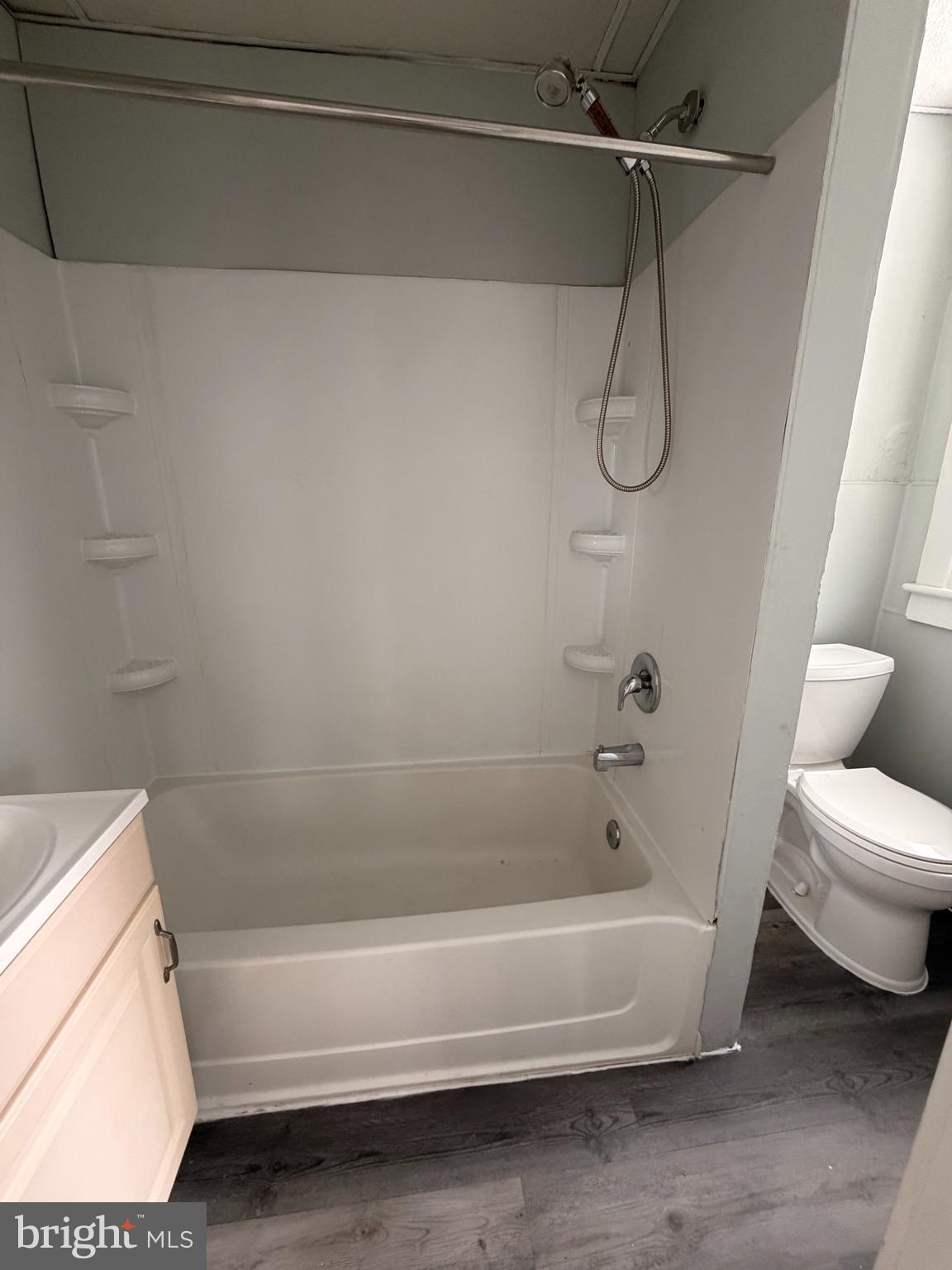 402 CINNAMINSON AVENUE APT 3