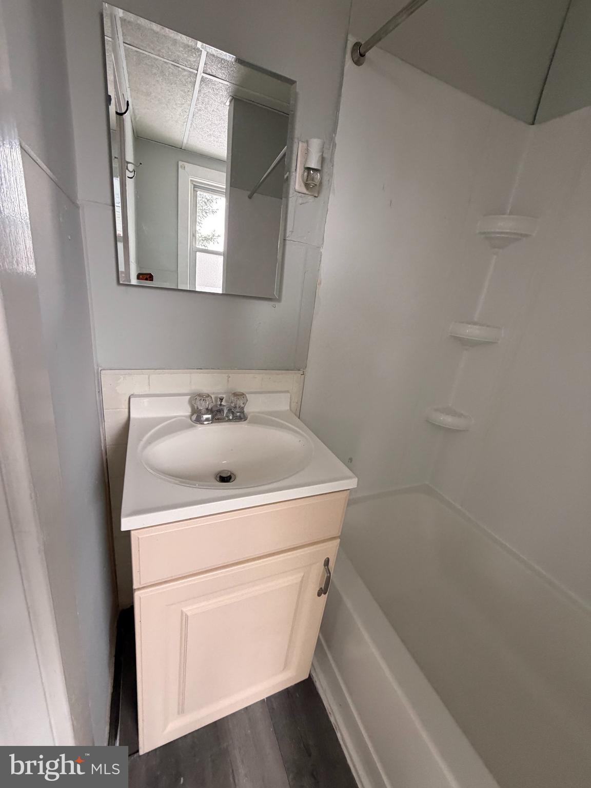 402 CINNAMINSON AVENUE APT 3