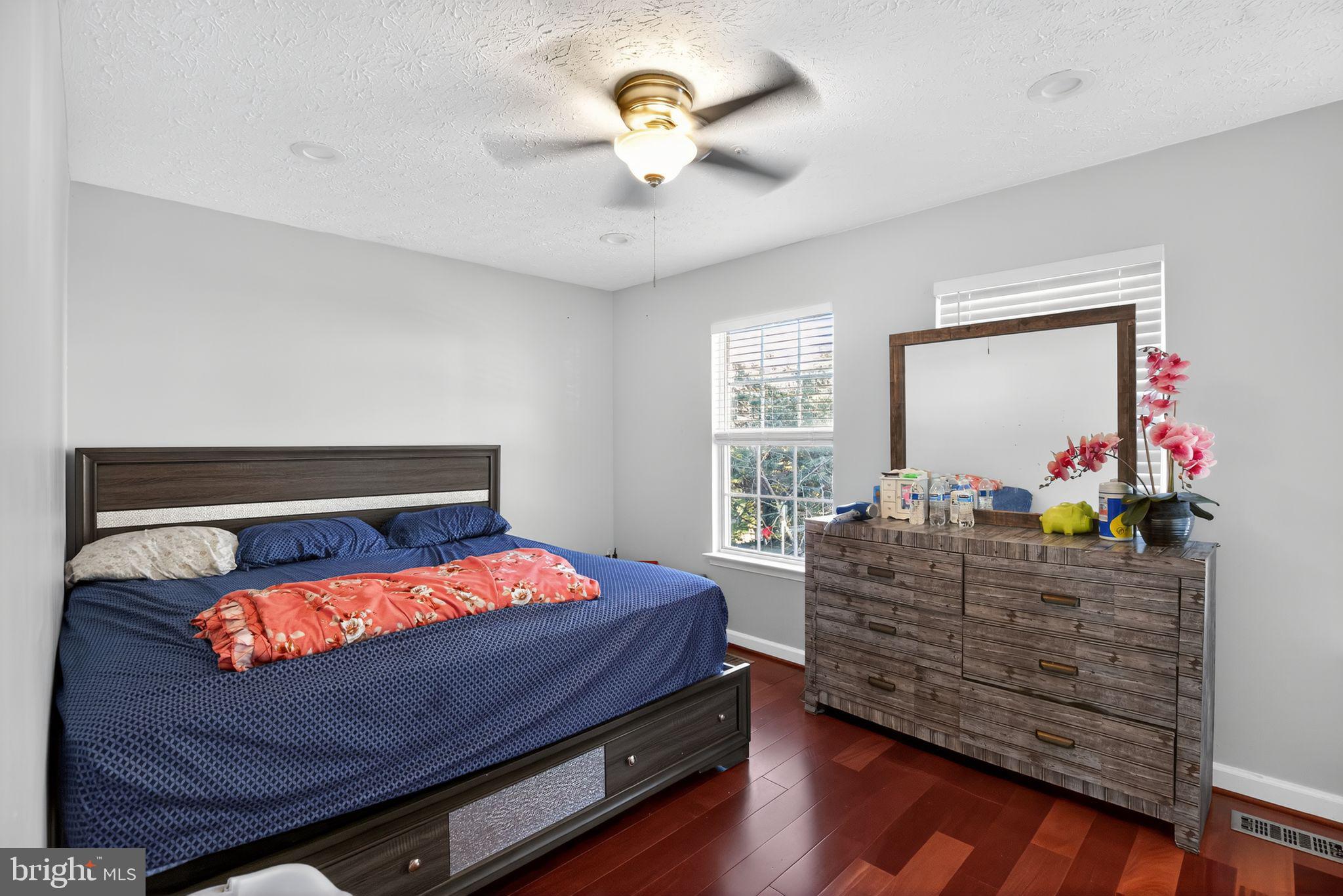 PLEASANT CHASE - Residential