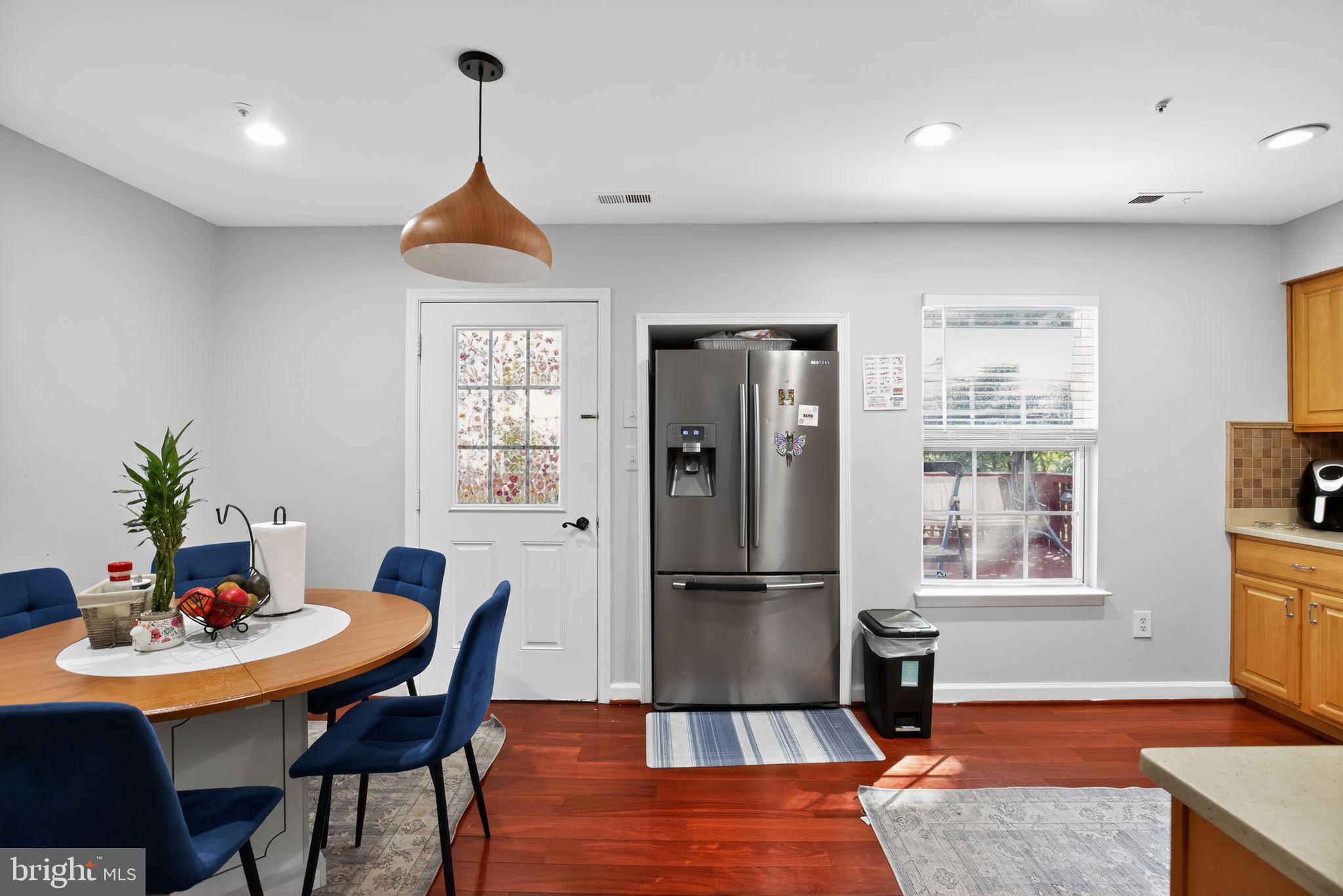 PLEASANT CHASE - Residential