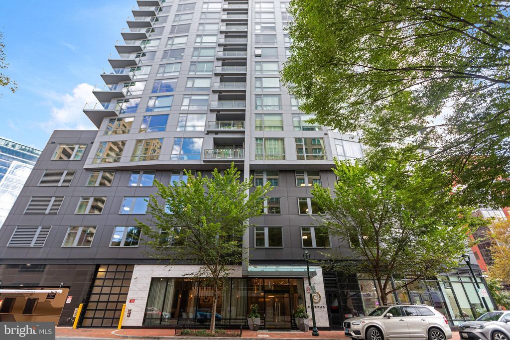 Photo of 4960 Fairmont Avenue #905, BETHESDA, MD 20814 (MLS # MDMC2231564)