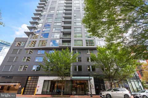 Photo of 4960 Fairmont Avenue #905, BETHESDA, MD 20814 (MLS # MDMC2231564)