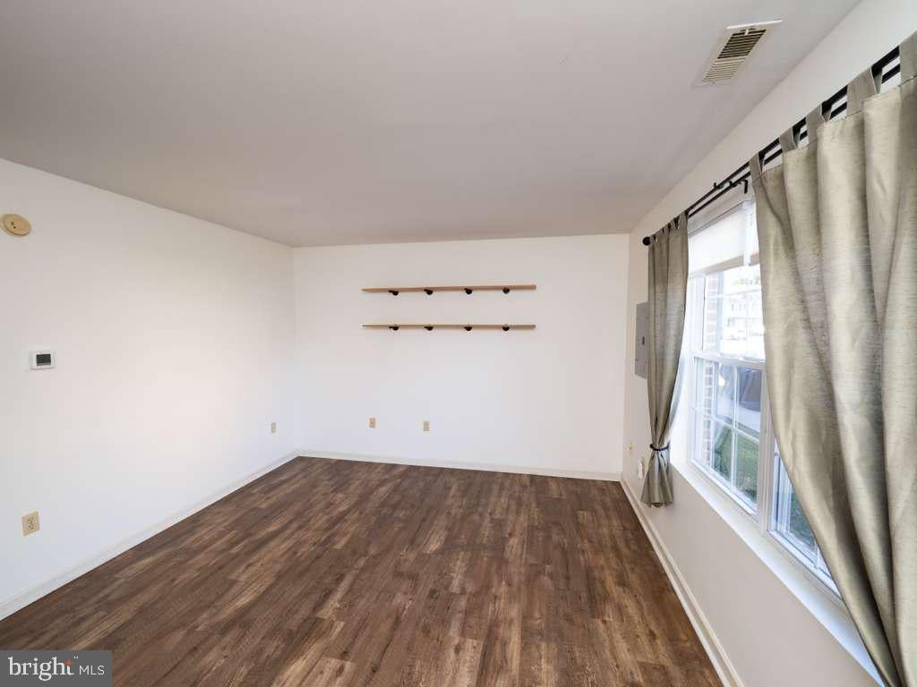 110 ORCHARD LANE 6