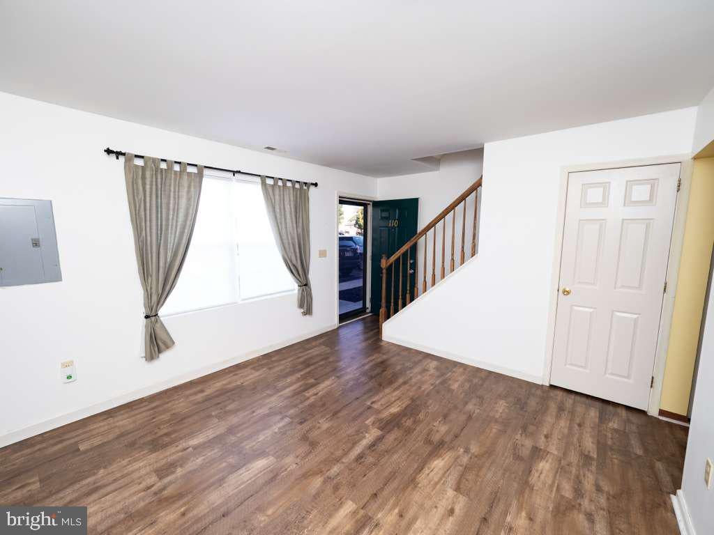 110 ORCHARD LANE 6