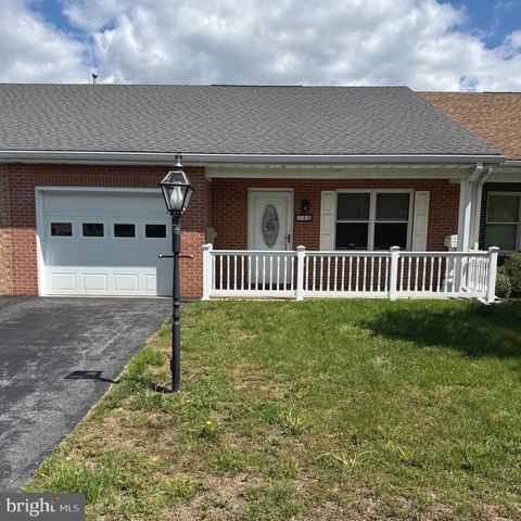 Photo of 142 Sunflower Drive, HAGERSTOWN, MD 21740 (MLS # MDWA2036636)
