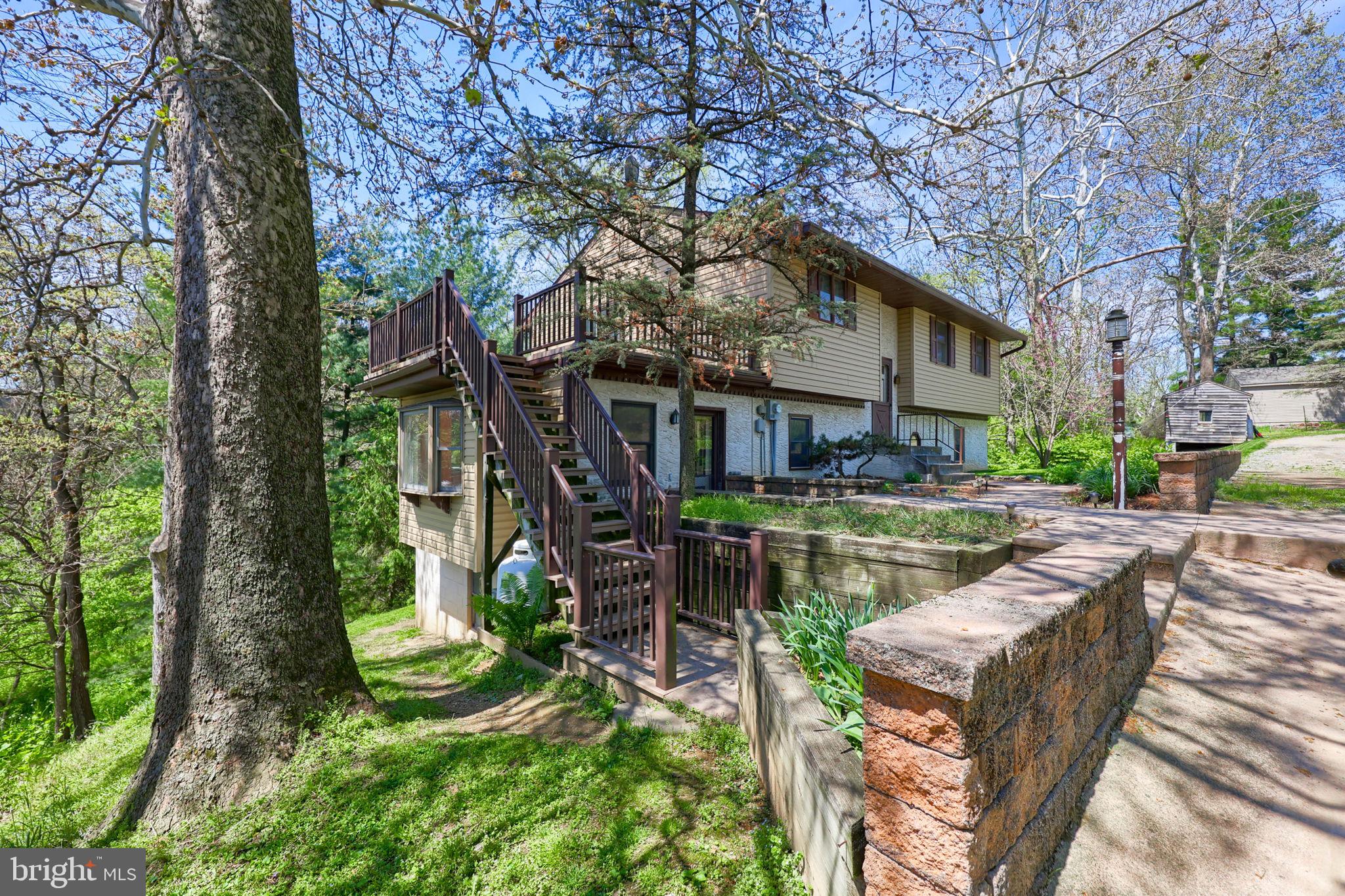 242 SKYVIEW LANE