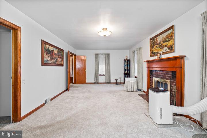 416 W LOCUST STREET