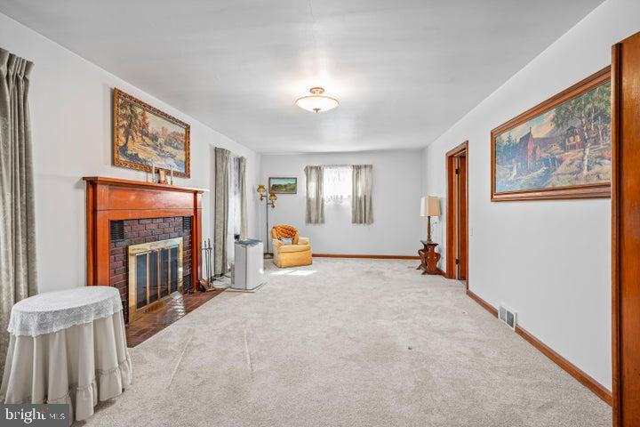 416 W LOCUST STREET