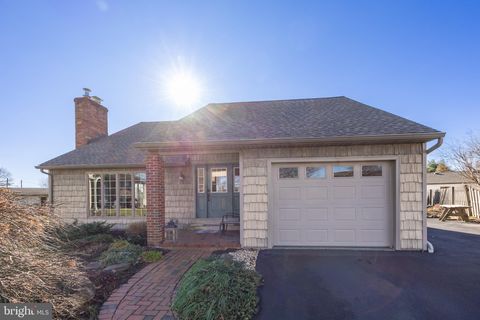 3 CAROUSEL DRIVE TELFORD PA 18969