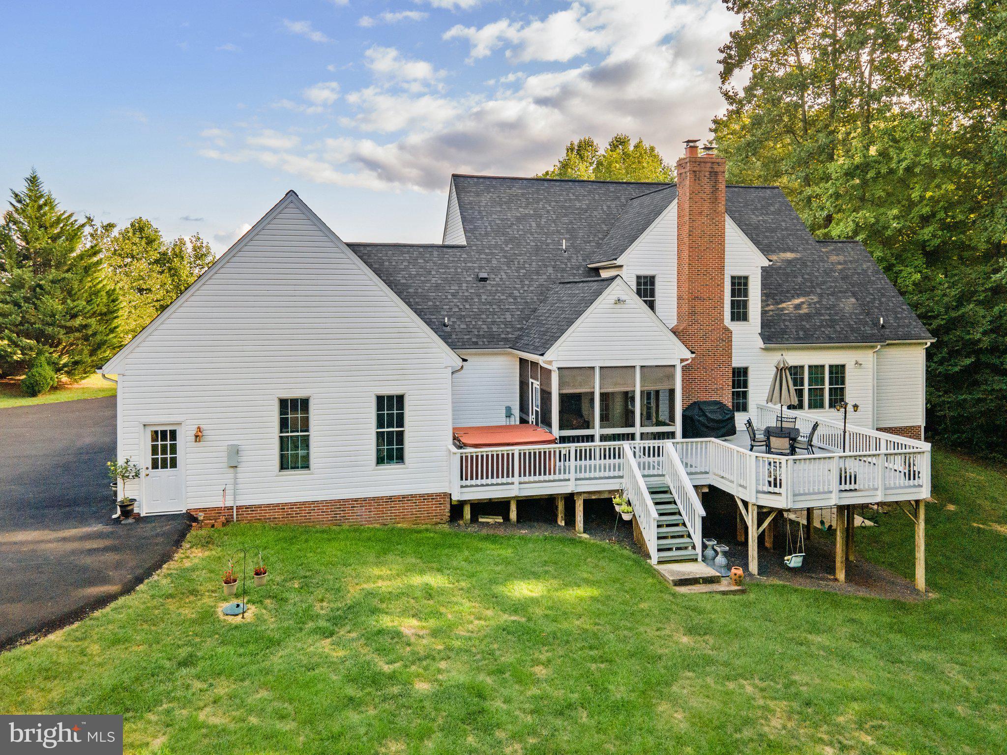 TRI-VIEW ESTATES - Residential