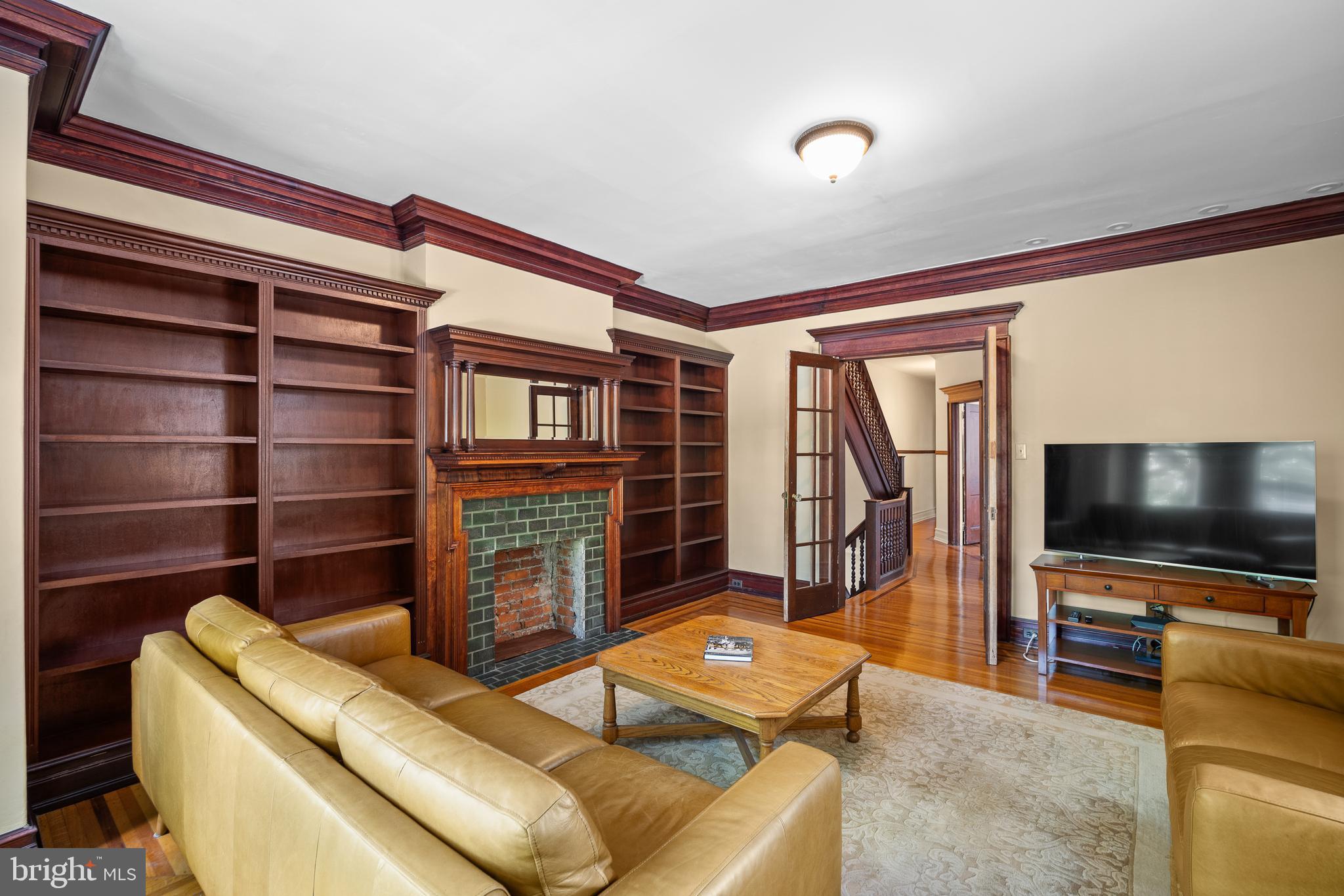 UNIVERSITY CITY - Residential