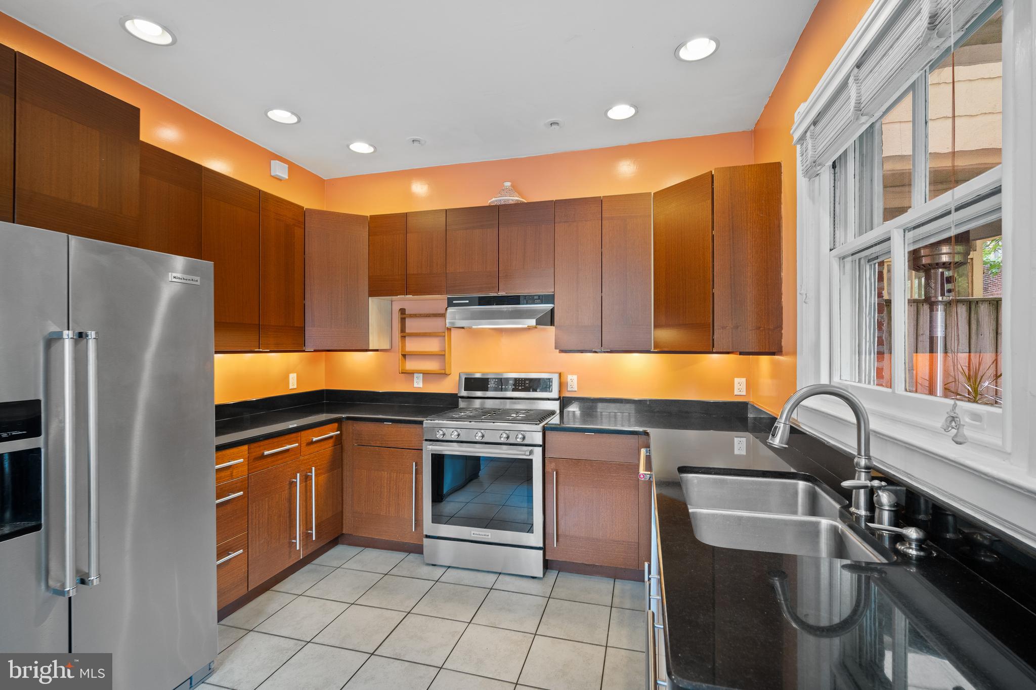 UNIVERSITY CITY - Residential