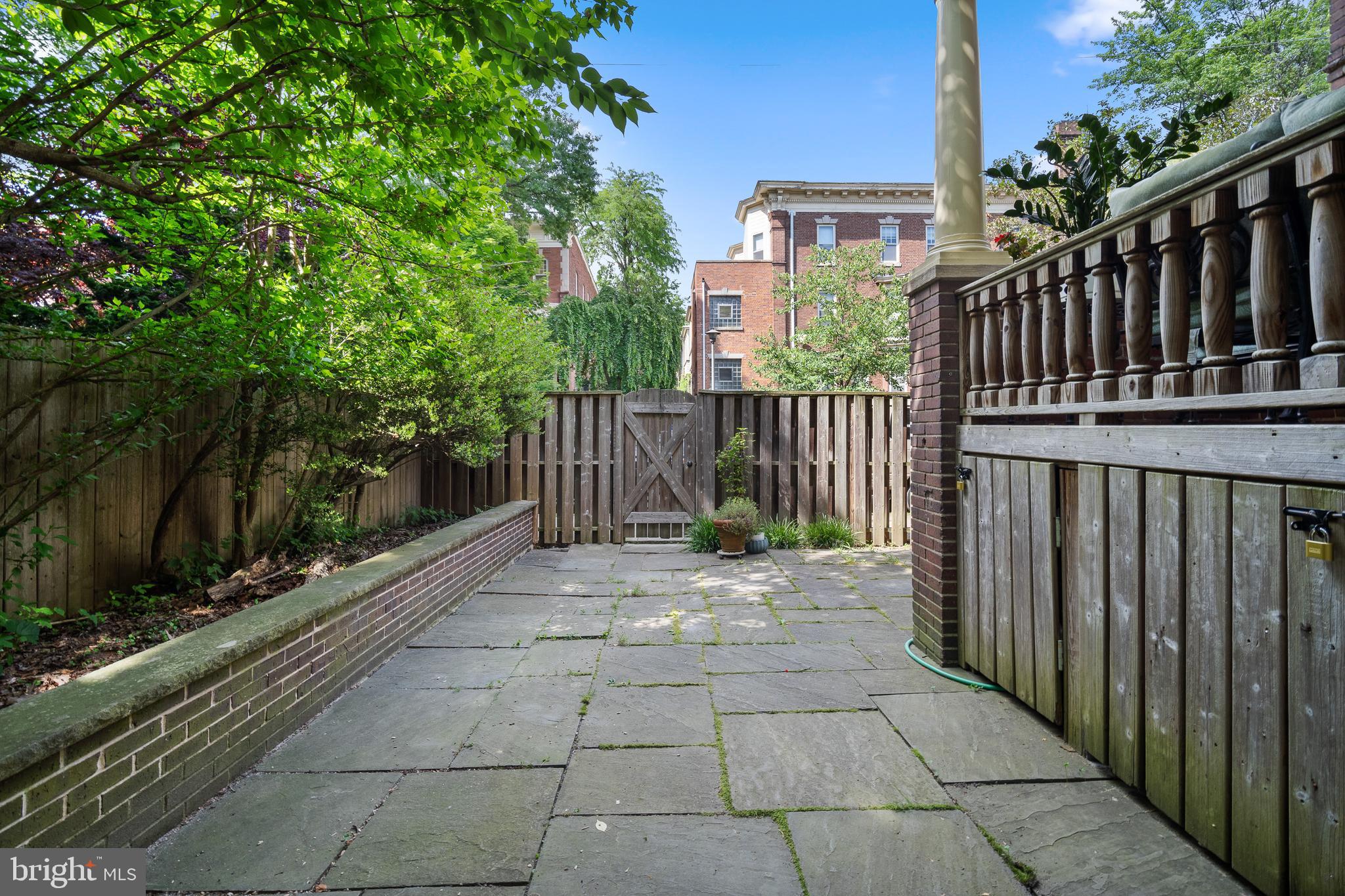 UNIVERSITY CITY - Residential