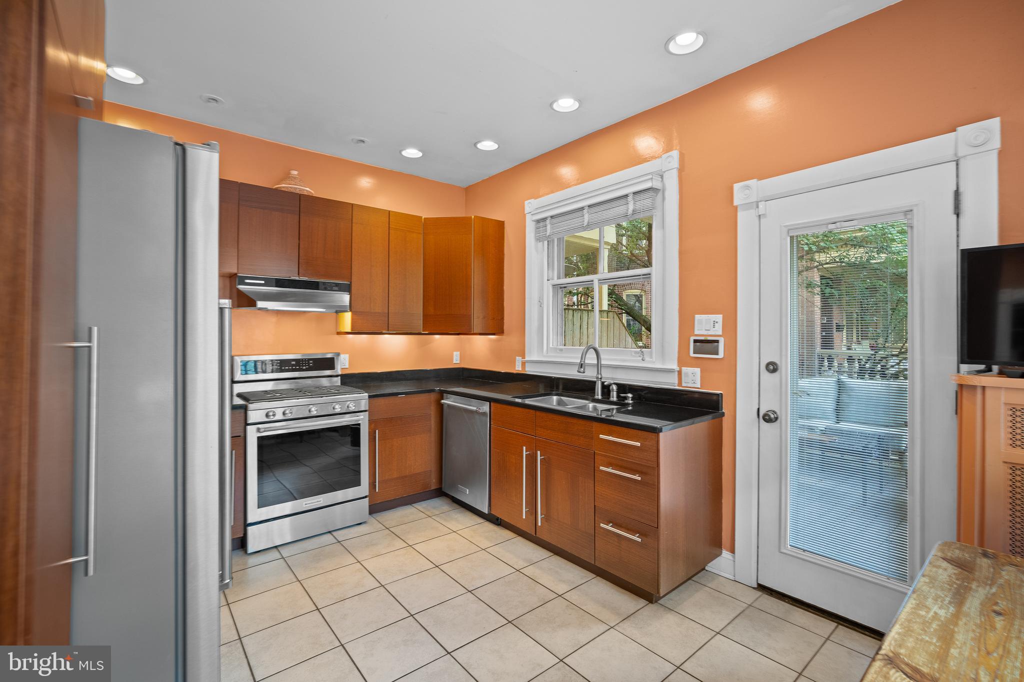 UNIVERSITY CITY - Residential