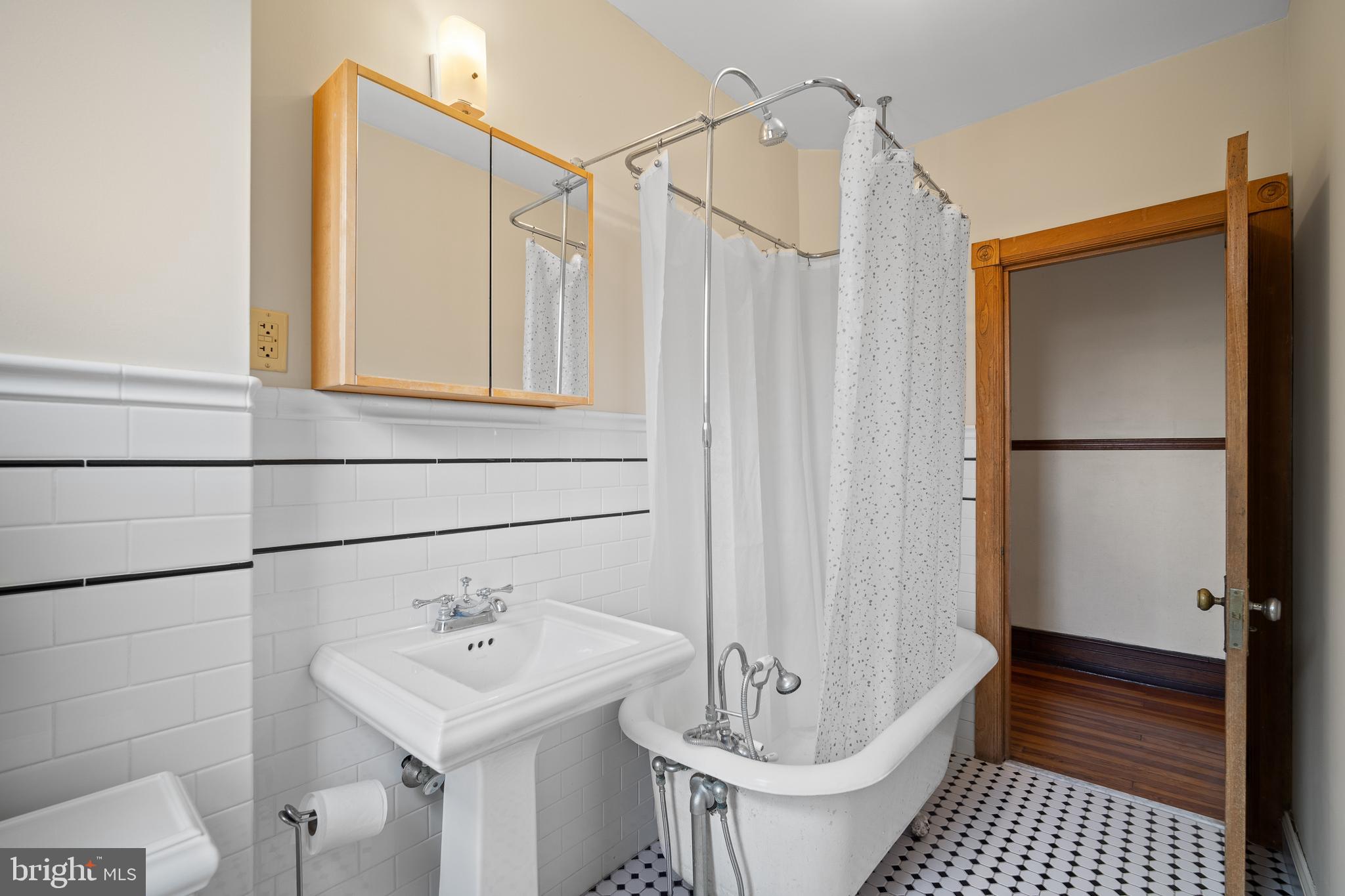 UNIVERSITY CITY - Residential