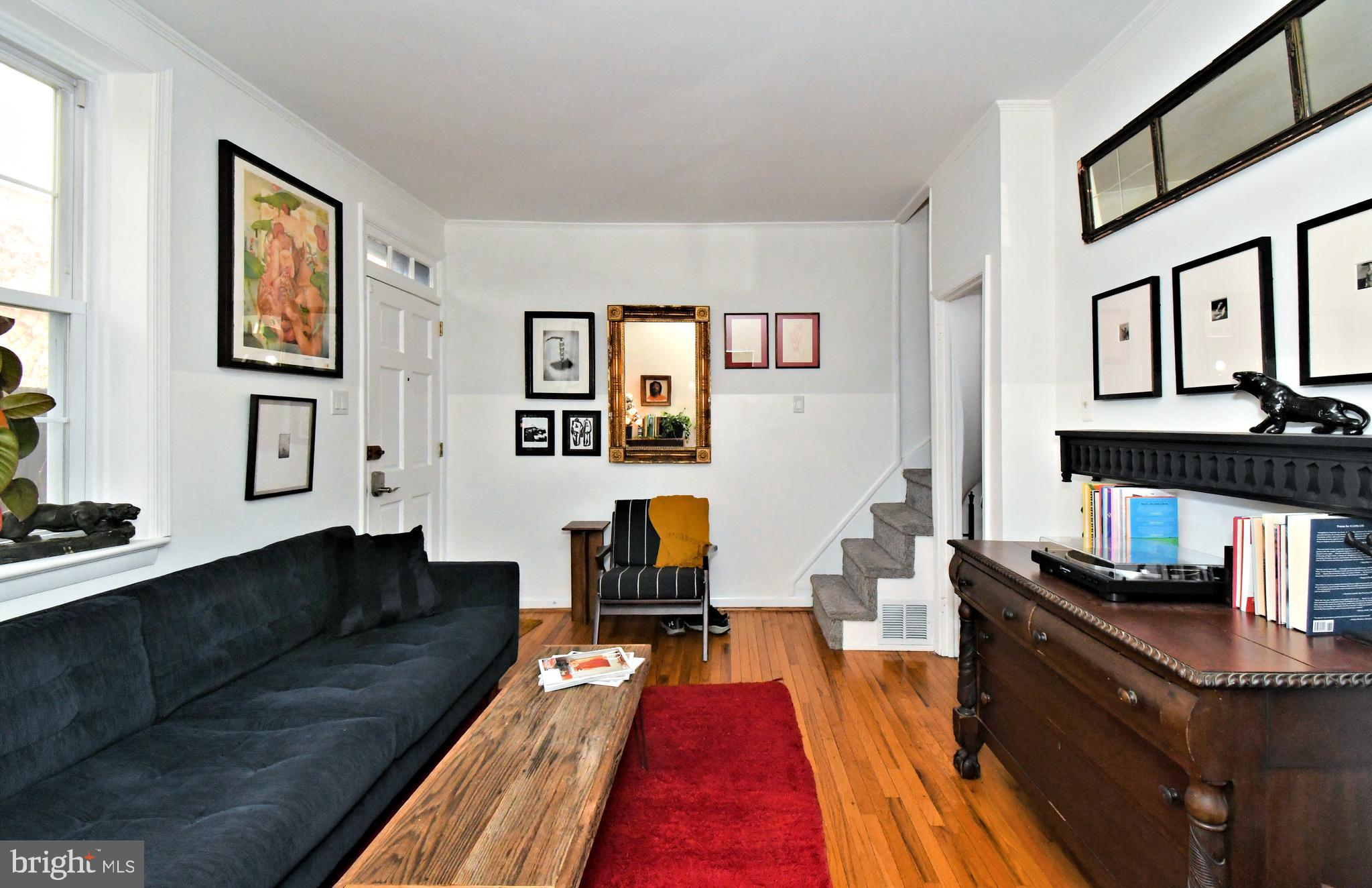 QUEEN VILLAGE - Residential