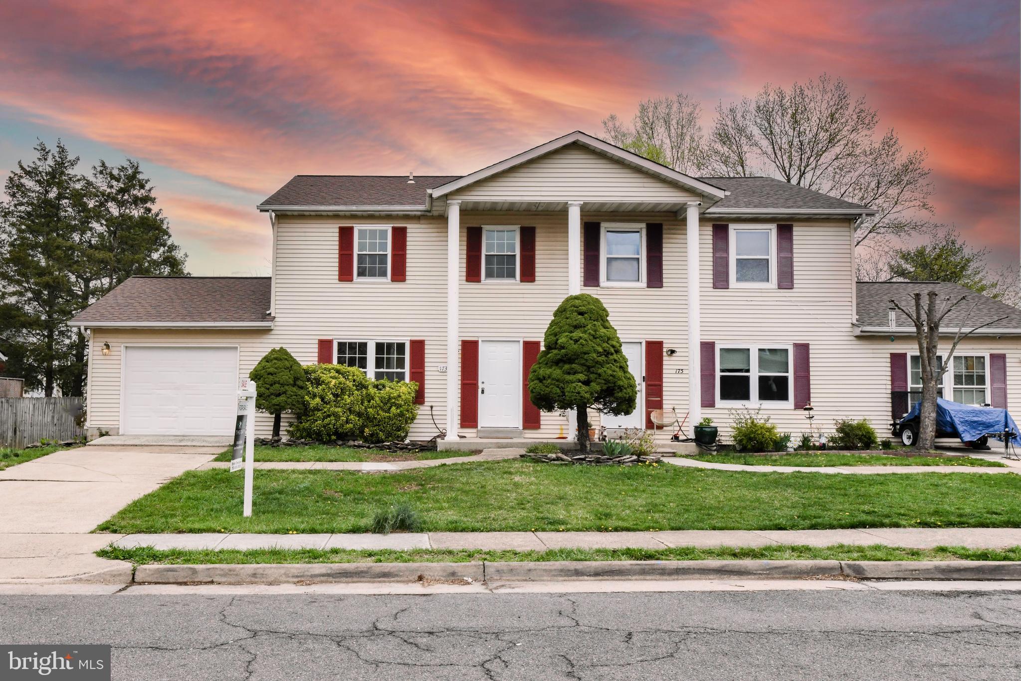 CEDAR WALK - Residential