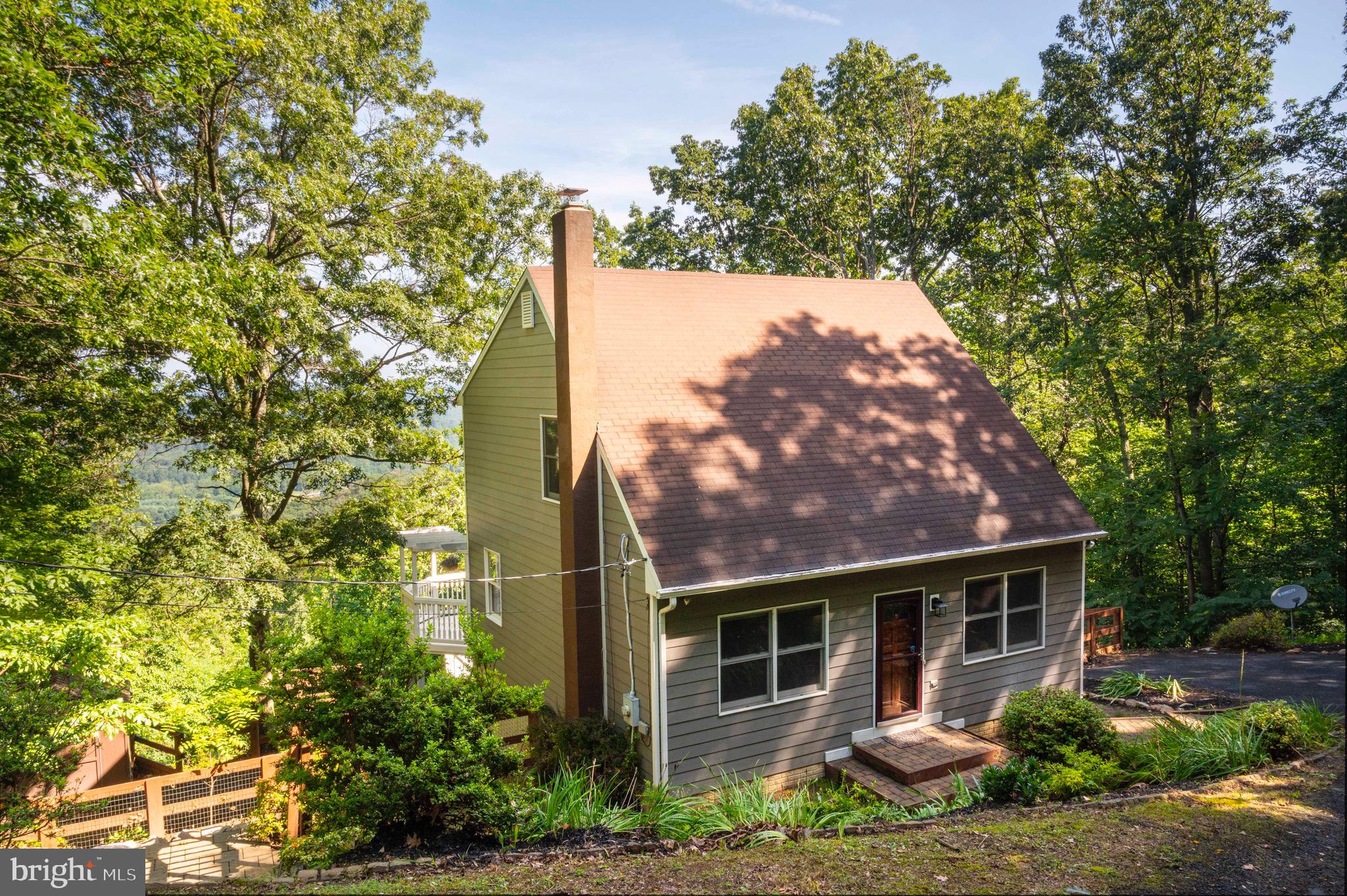 487 APPLEWOOD DRIVE