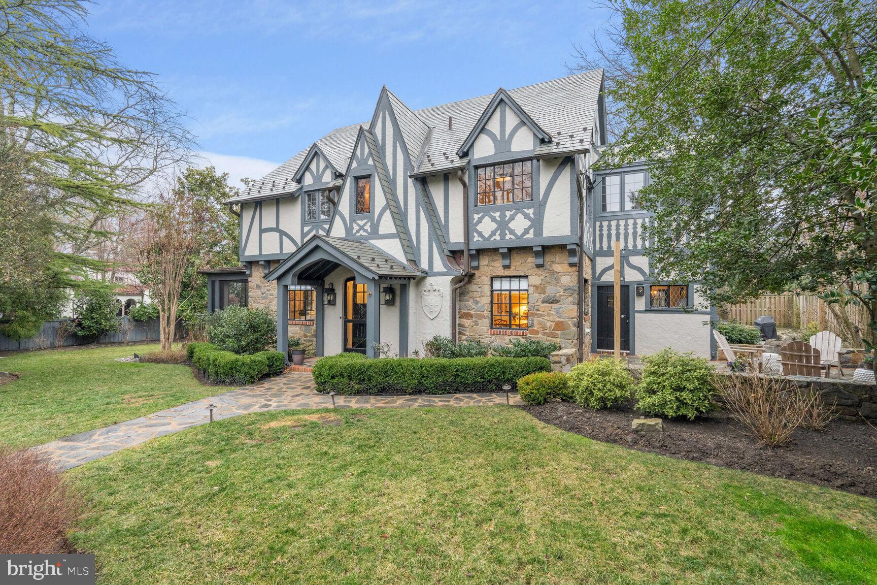 CHEVY CHASE VILLAGE - Residential