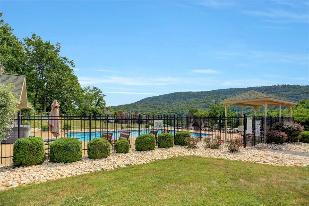 THE INNS AT WHITETAIL - Residential