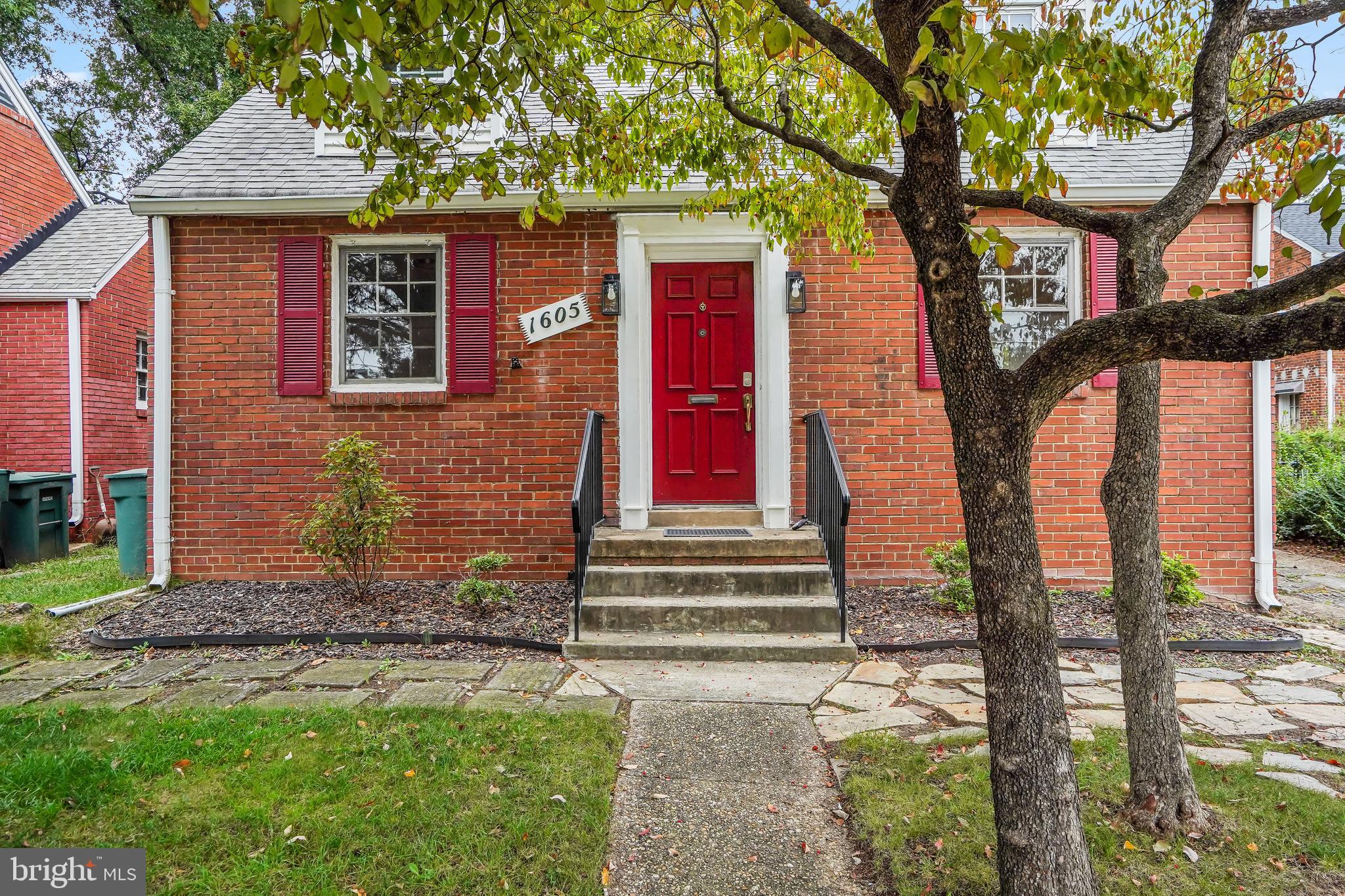 1605 W BRADDOCK ROAD