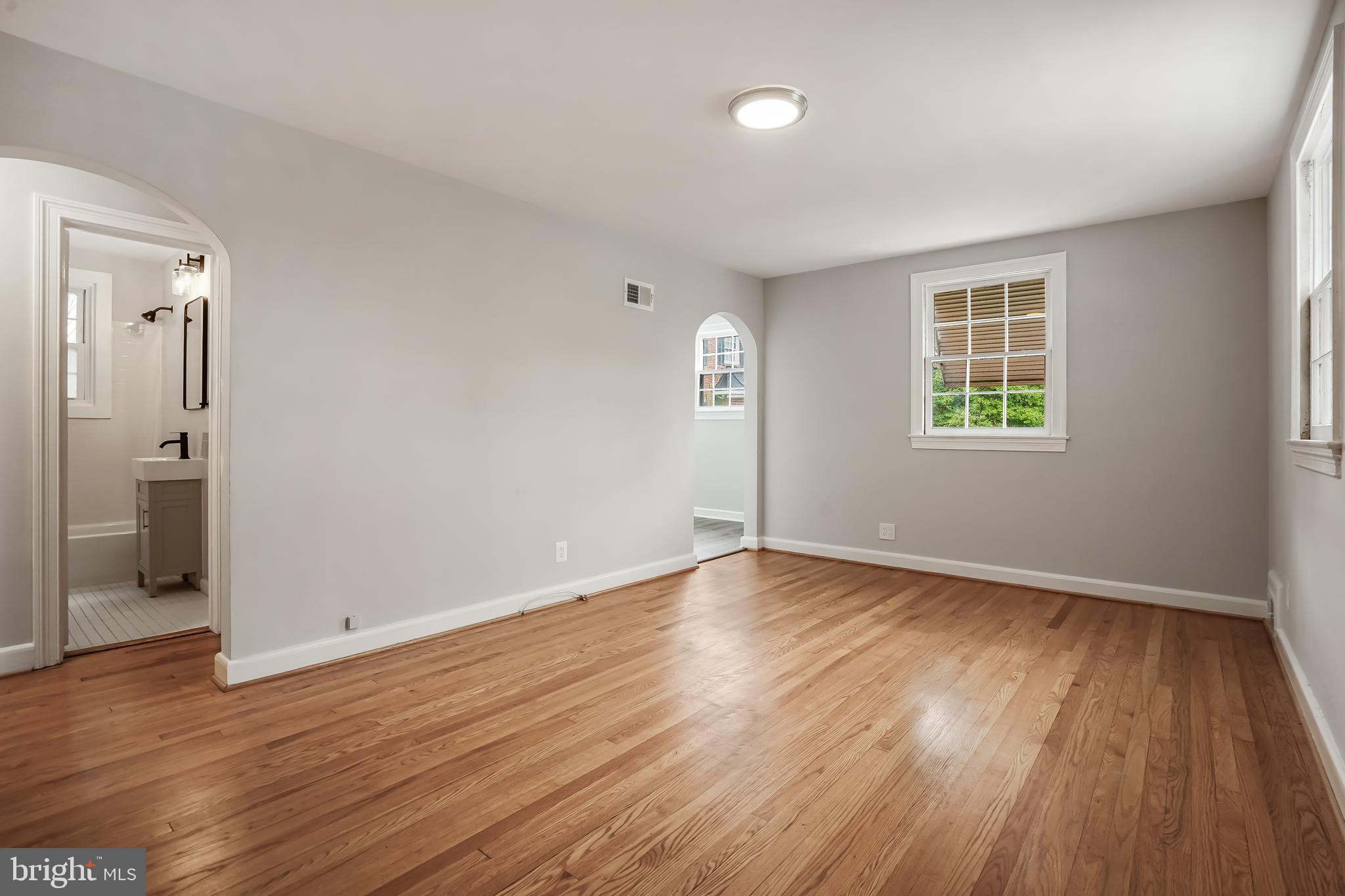 1605 W BRADDOCK ROAD