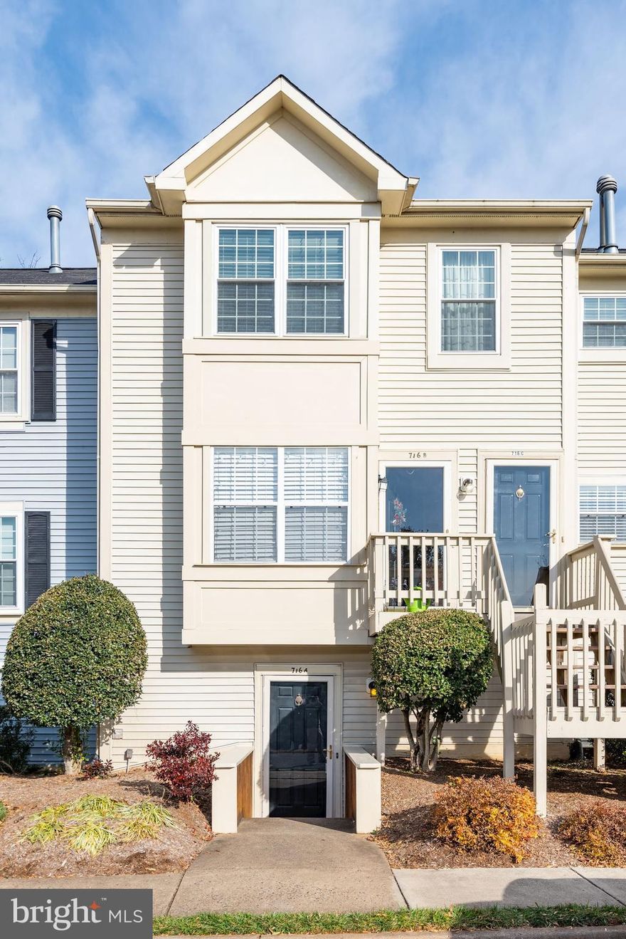 Excellent one level condo within walking distance to great restaurants, shopping, and schools!  Recent Upgrades: custom window treatments, kitchen granite tops,  master bath, paint, flooring, and more!