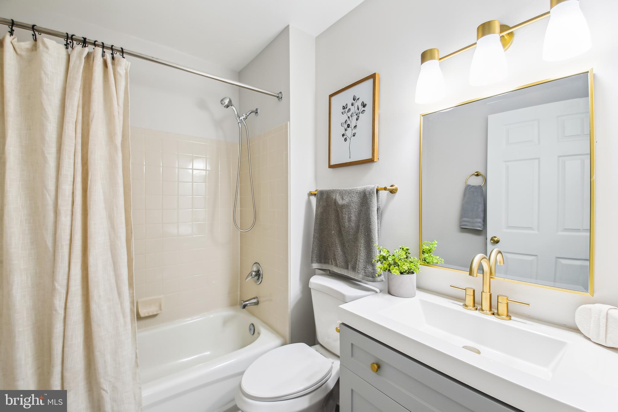 HERITAGE CROSSING - Residential