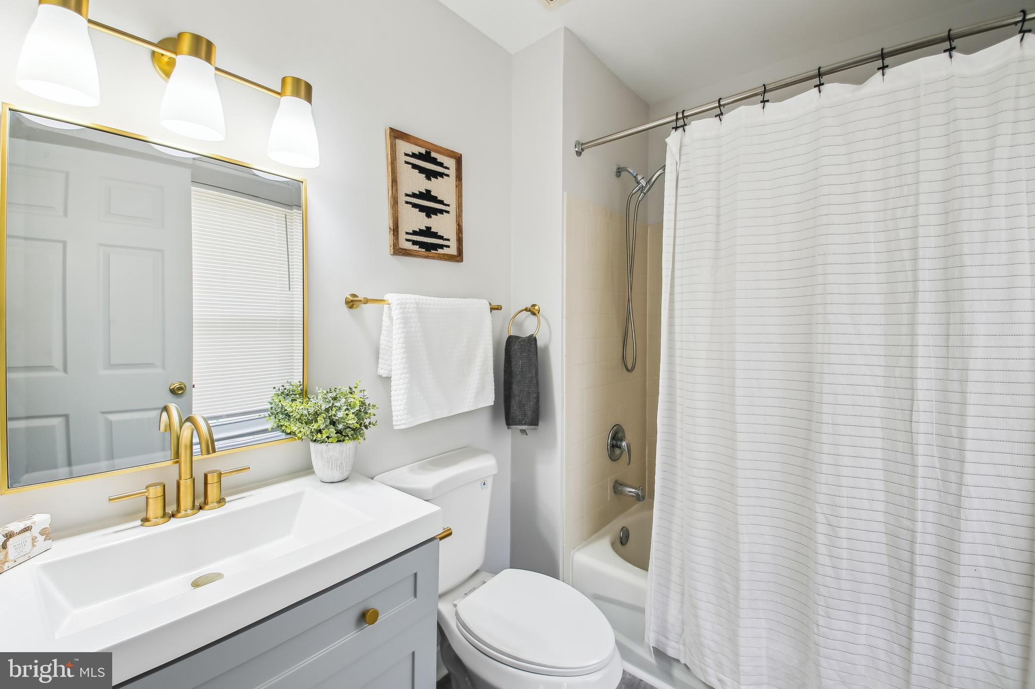 HERITAGE CROSSING - Residential