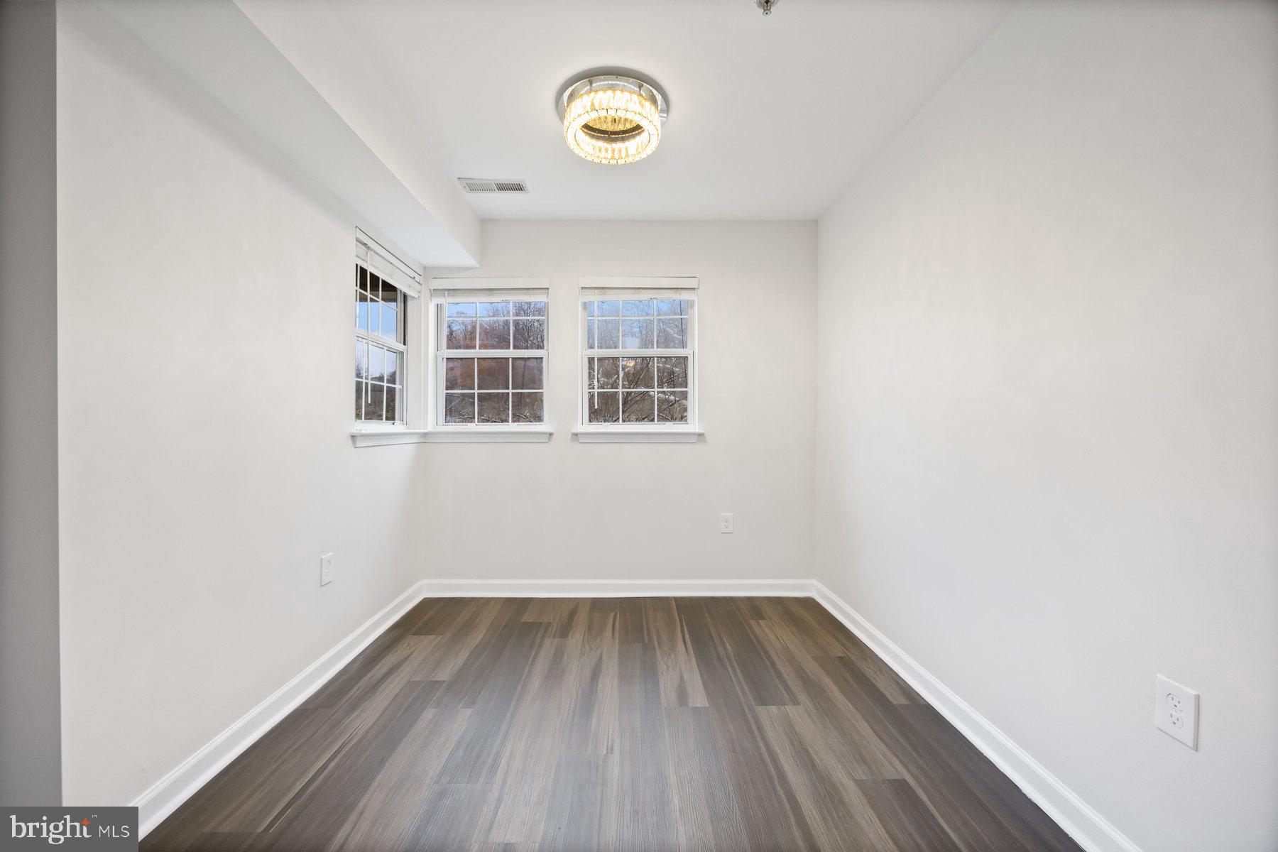 MONTGOMERY RUN - Residential