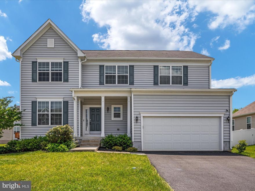 Welcome to 76 Sparkling Brook, a beautiful Colonial home located in the desirable Shenandoah Springs community. This spacious home offers 5 bedrooms and 3.5 baths, providing ample room for comfortable living.

The main level features a formal living room, a dining room, and a well-appointed kitchen with granite counters, a center island, pantry, reverse osmosis system, and table space. The kitchen opens to a light-filled family room, perfect for entertaining.

Upstairs, the primary bedroom boasts two closets and an en-suite bathroom with dual vanities. Three additional bedrooms, a full bathroom, and a convenient laundry room complete the upper level.

The fully finished basement offers a spacious recreation space, an additional bedroom, and a full bathroom.

Step outside to the deck, right off the kitchen, which is a great spot to grill. The fully fenced backyard provides privacy and space for outdoor activities.

Other features include recessed lighting, CAT 6 wiring throughout, ceiling fans, and a water softener system.

This home is in an excellent location, close to schools, shopping, and major commuter routes.

Don't miss the opportunity to make 76 Sparkling Brook your new home. Schedule a showing today!