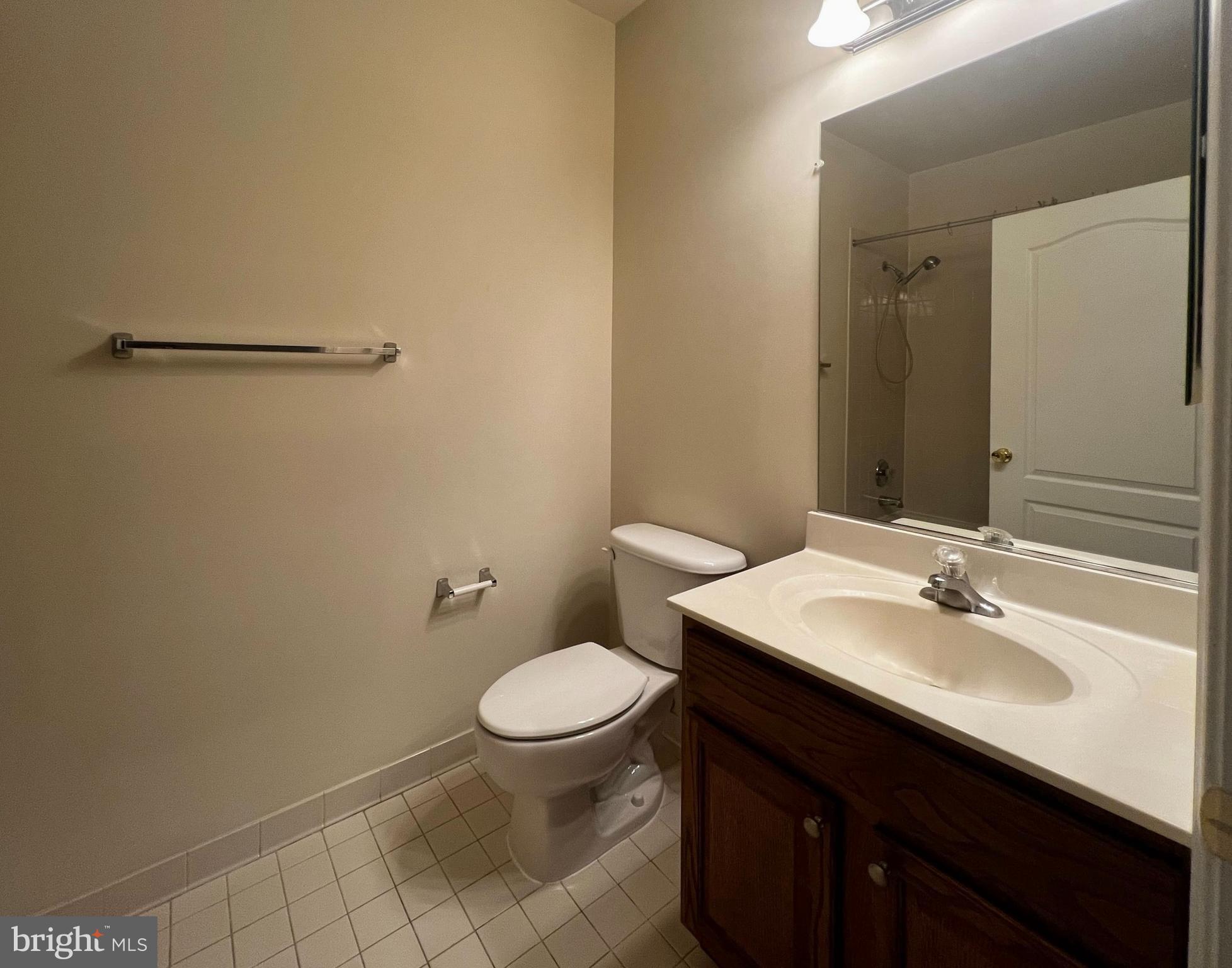 THE RESERVE CONDOMINIUMS - Residential Lease