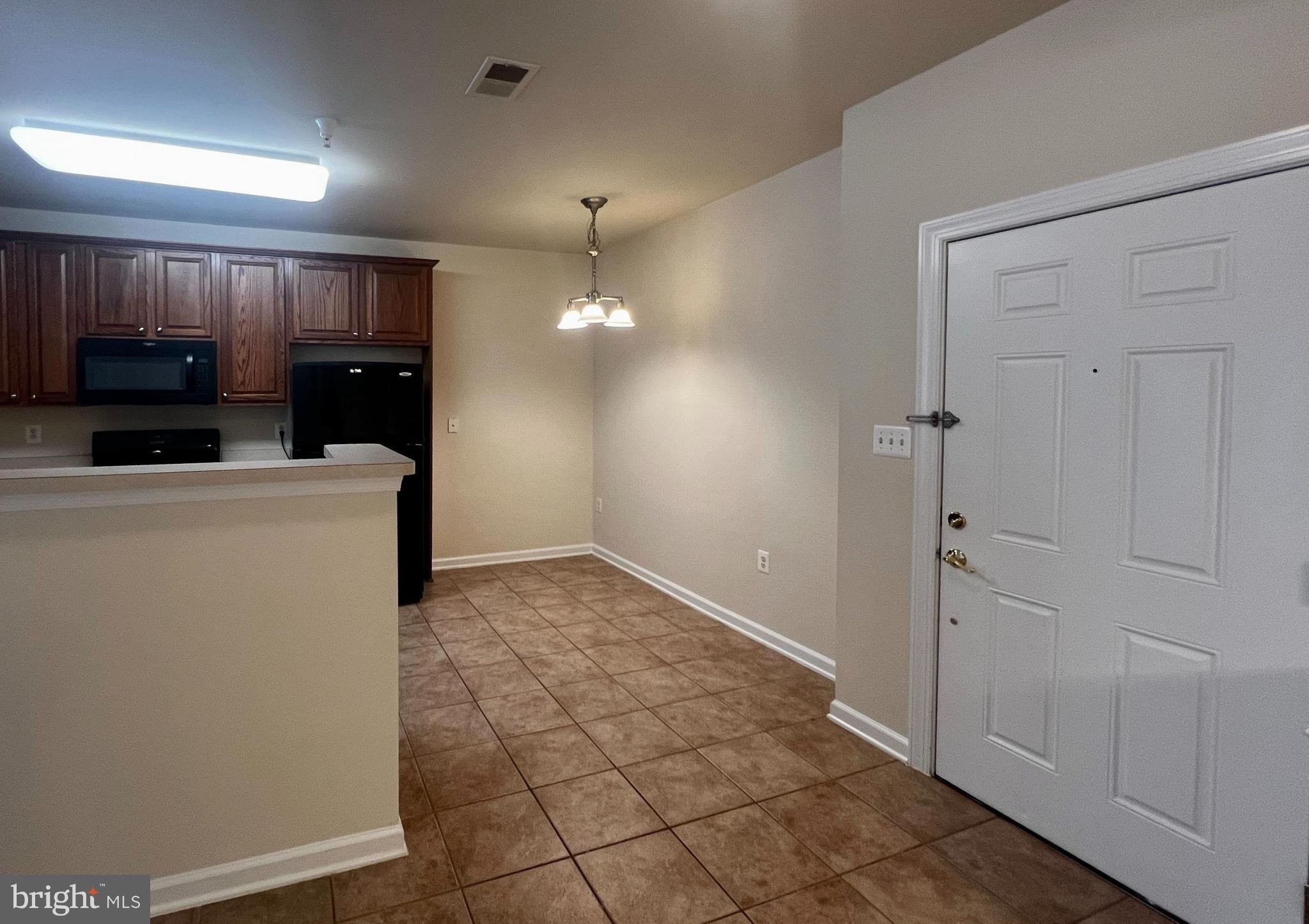 THE RESERVE CONDOMINIUMS - Residential Lease