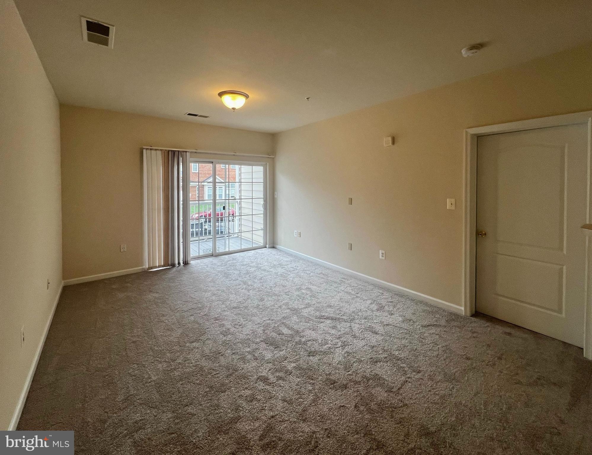 THE RESERVE CONDOMINIUMS - Residential Lease