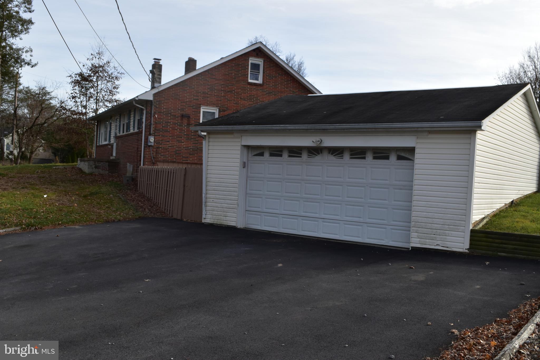 WHITE BIRCH FARMS - Residential Lease