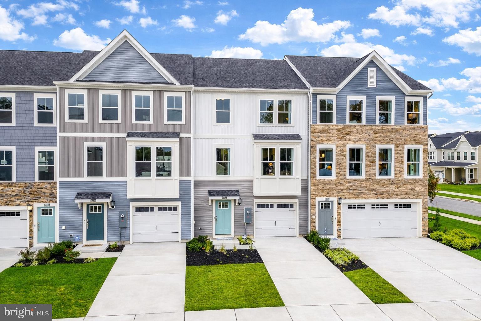 PLANTATION LAKES - Residential